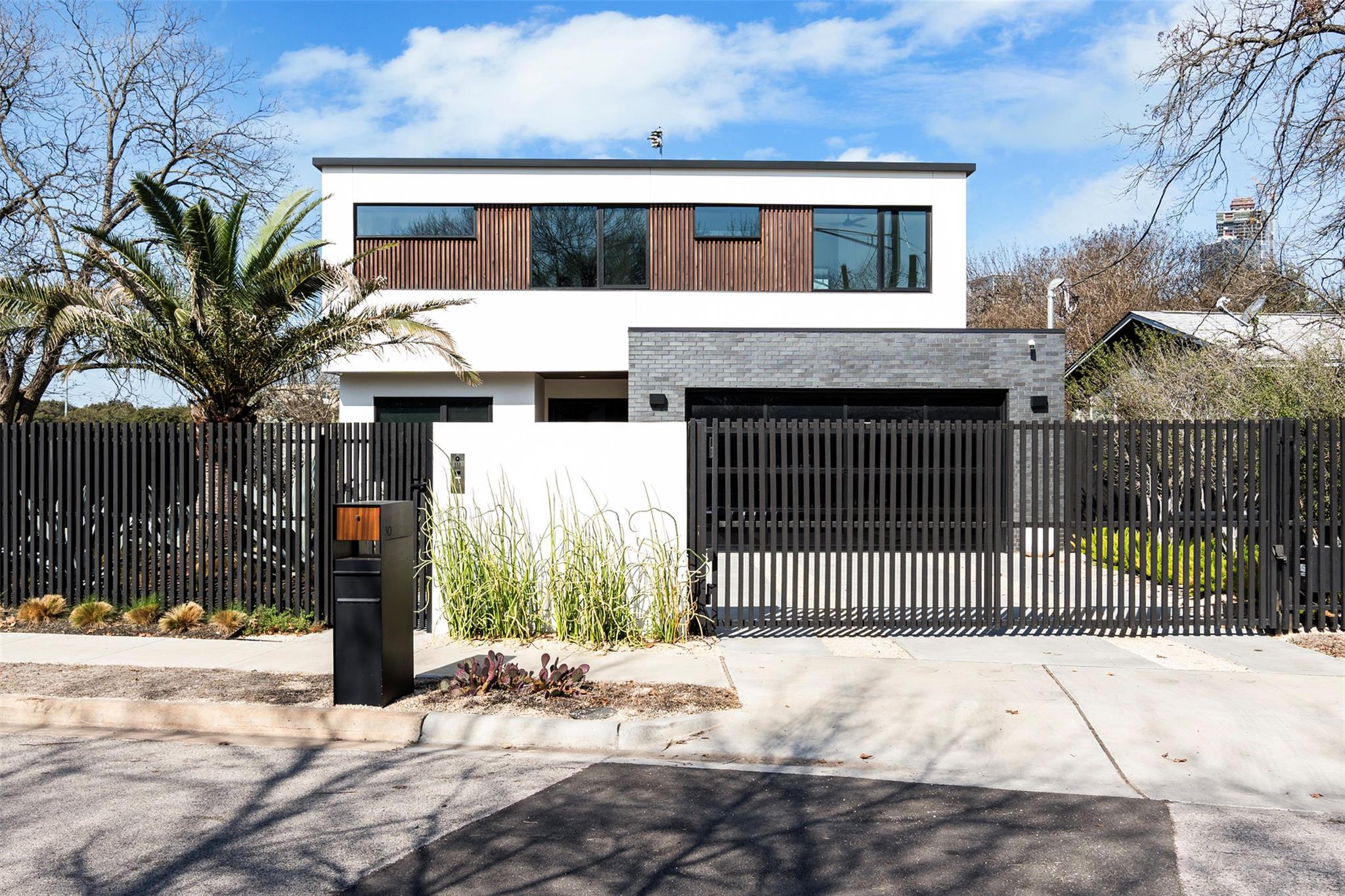 30 Chalmers Ave, Austin, TX 78702