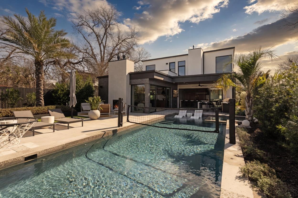 30 Chalmers Ave, Austin, TX 78702