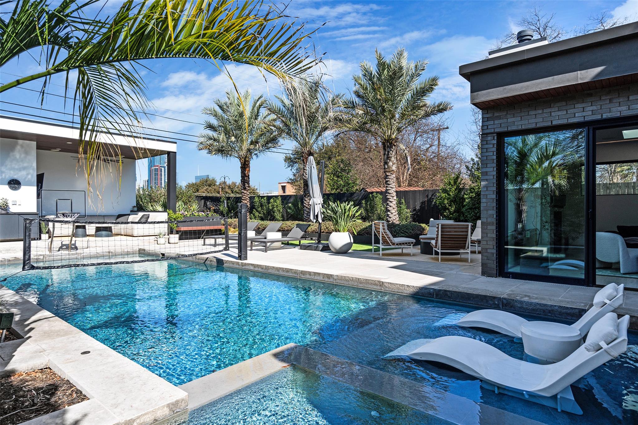 30 Chalmers Ave, Austin, TX 78702