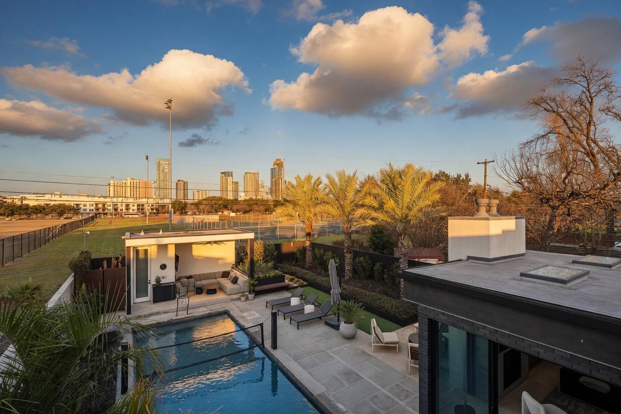 30 Chalmers Ave, Austin, TX 78702