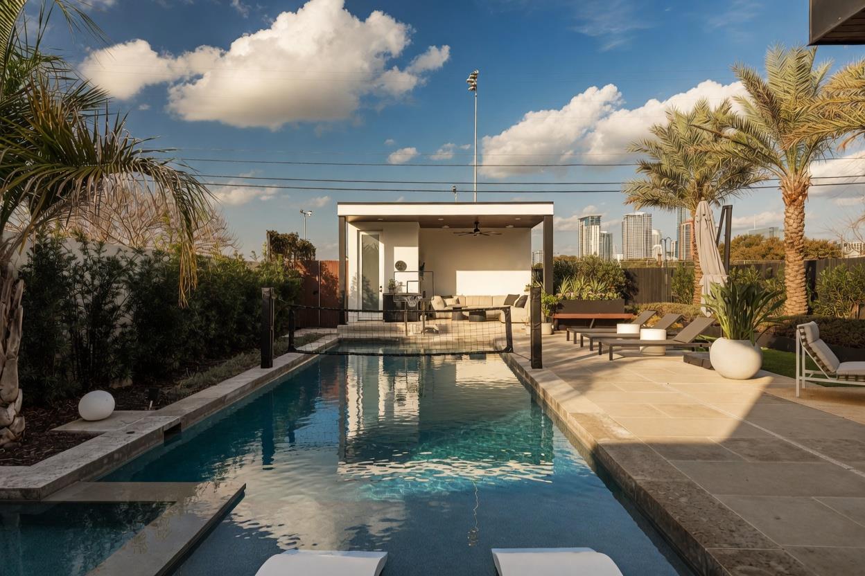 30 Chalmers Ave, Austin, TX 78702