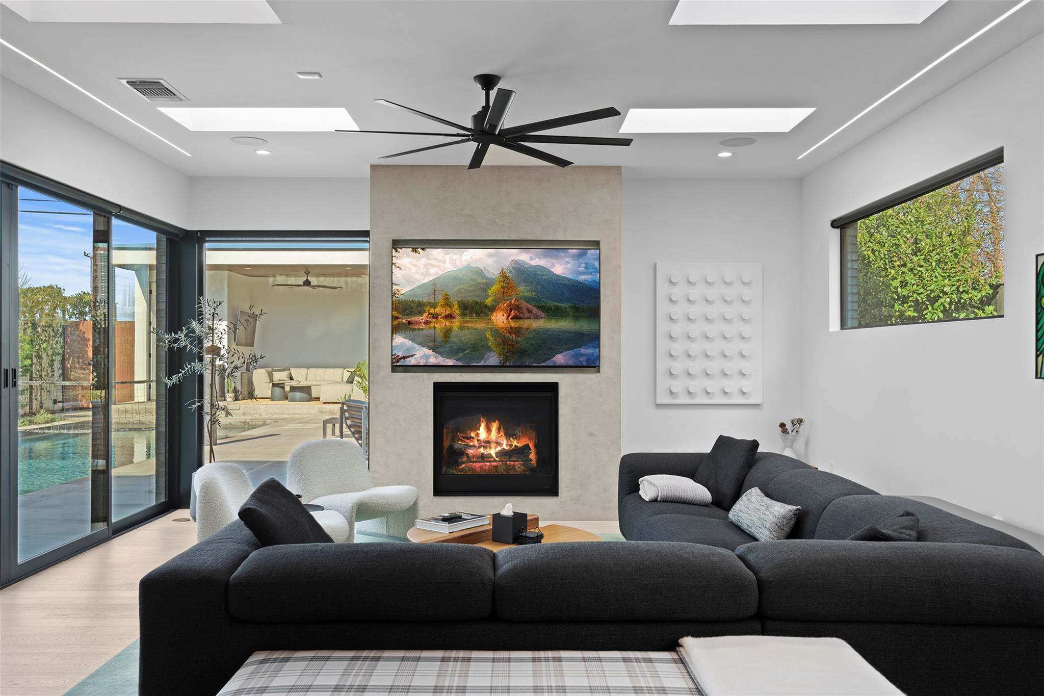 30 Chalmers Ave, Austin, TX 78702