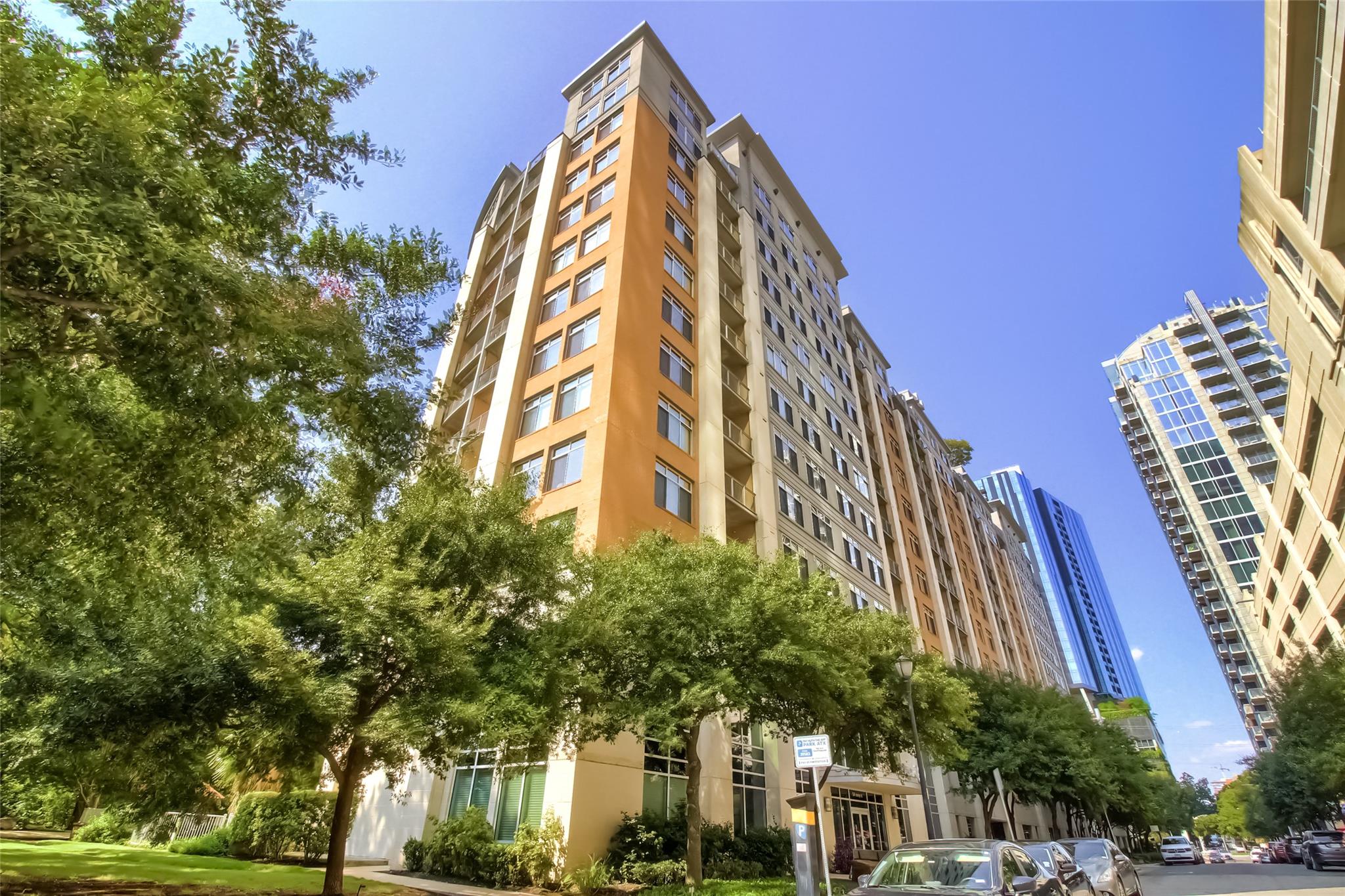54 Rainey St # 1109, Austin, TX 78701