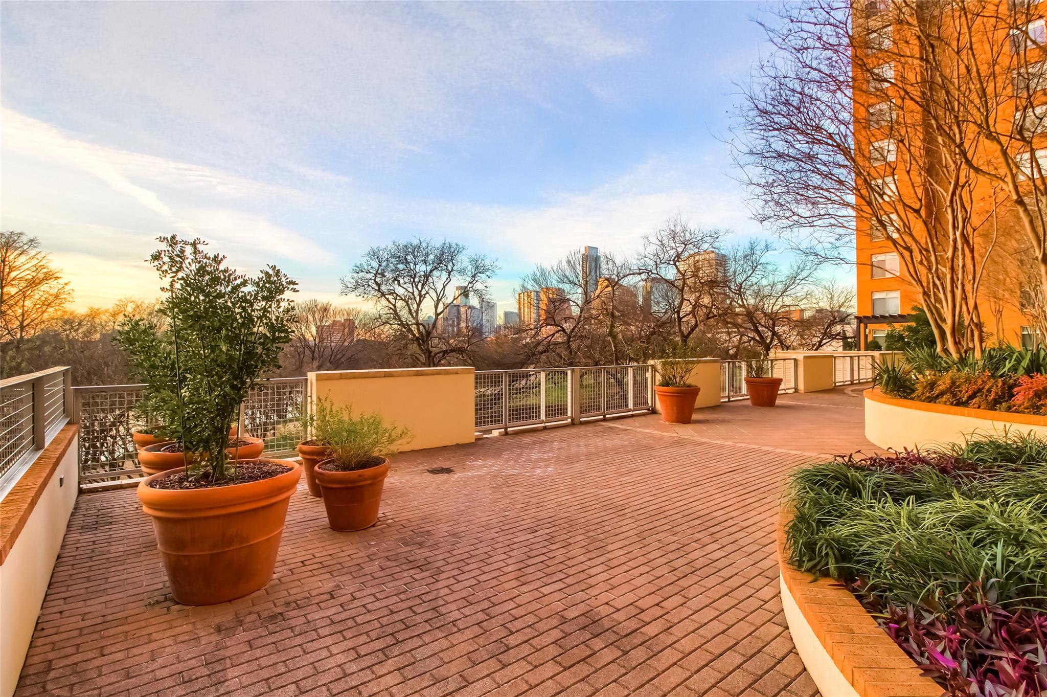 54 Rainey St # 1109, Austin, TX 78701