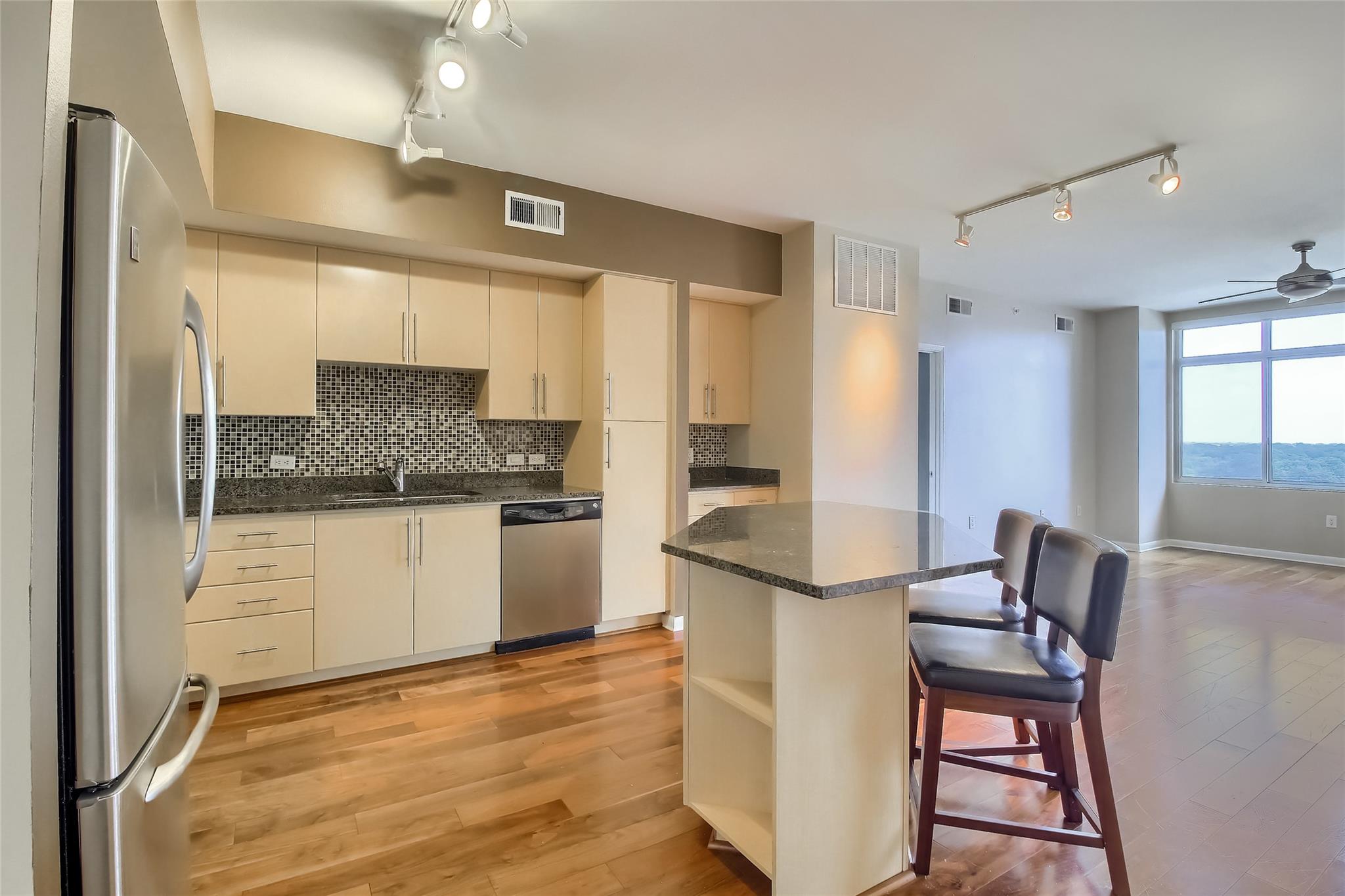 54 Rainey St # 1109, Austin, TX 78701