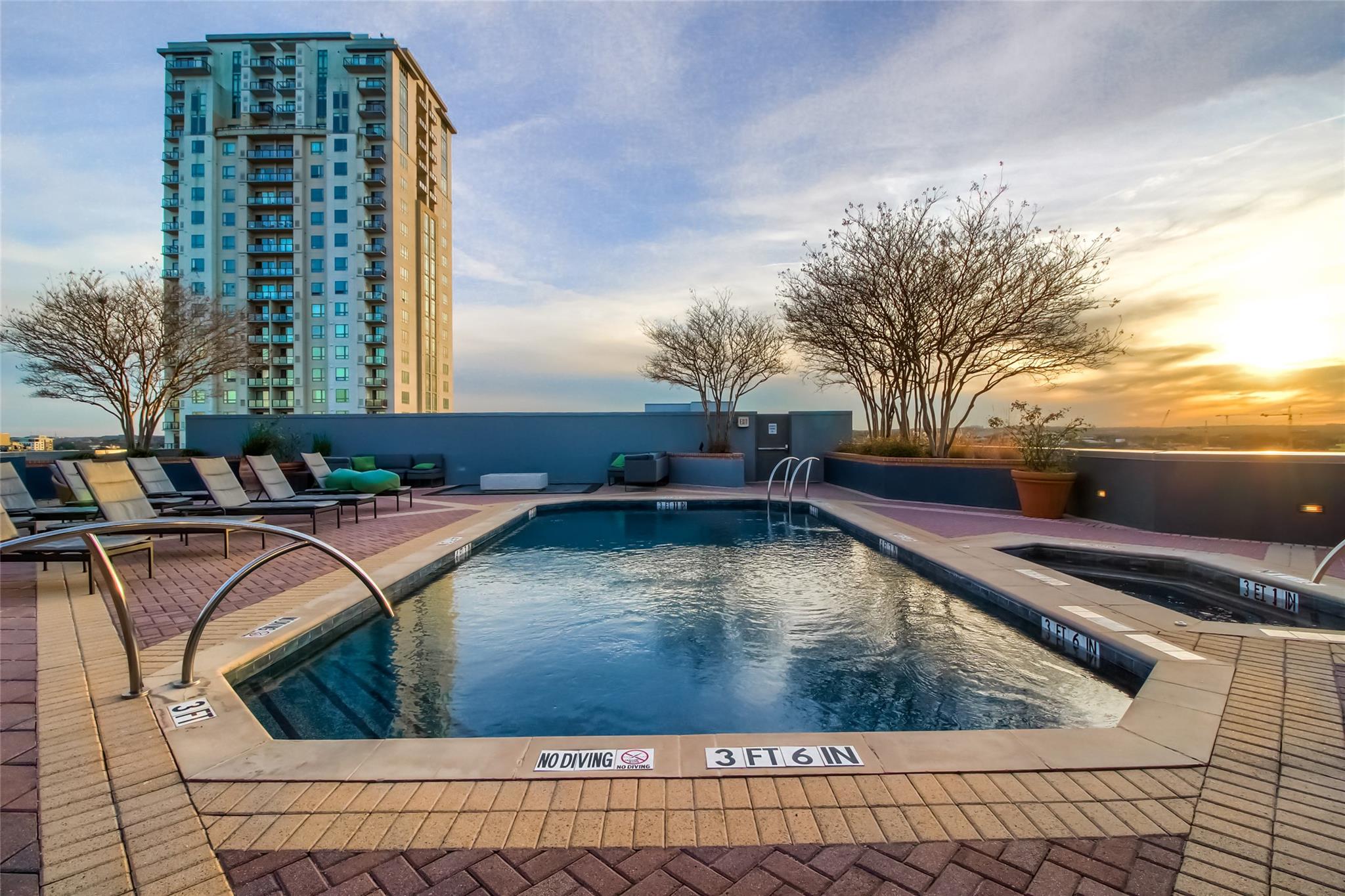 54 Rainey St # 1109, Austin, TX 78701