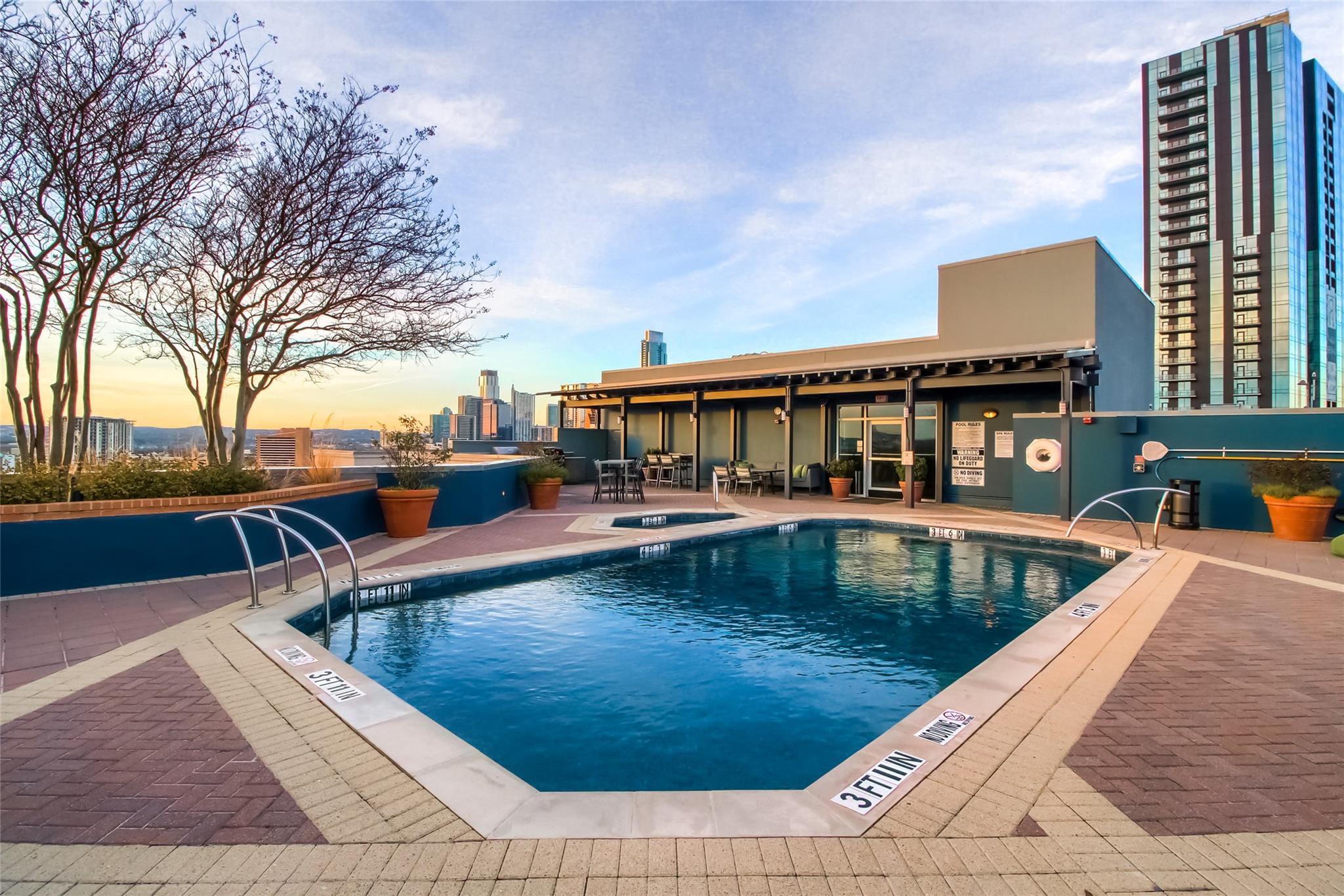 54 Rainey St # 1109, Austin, TX 78701