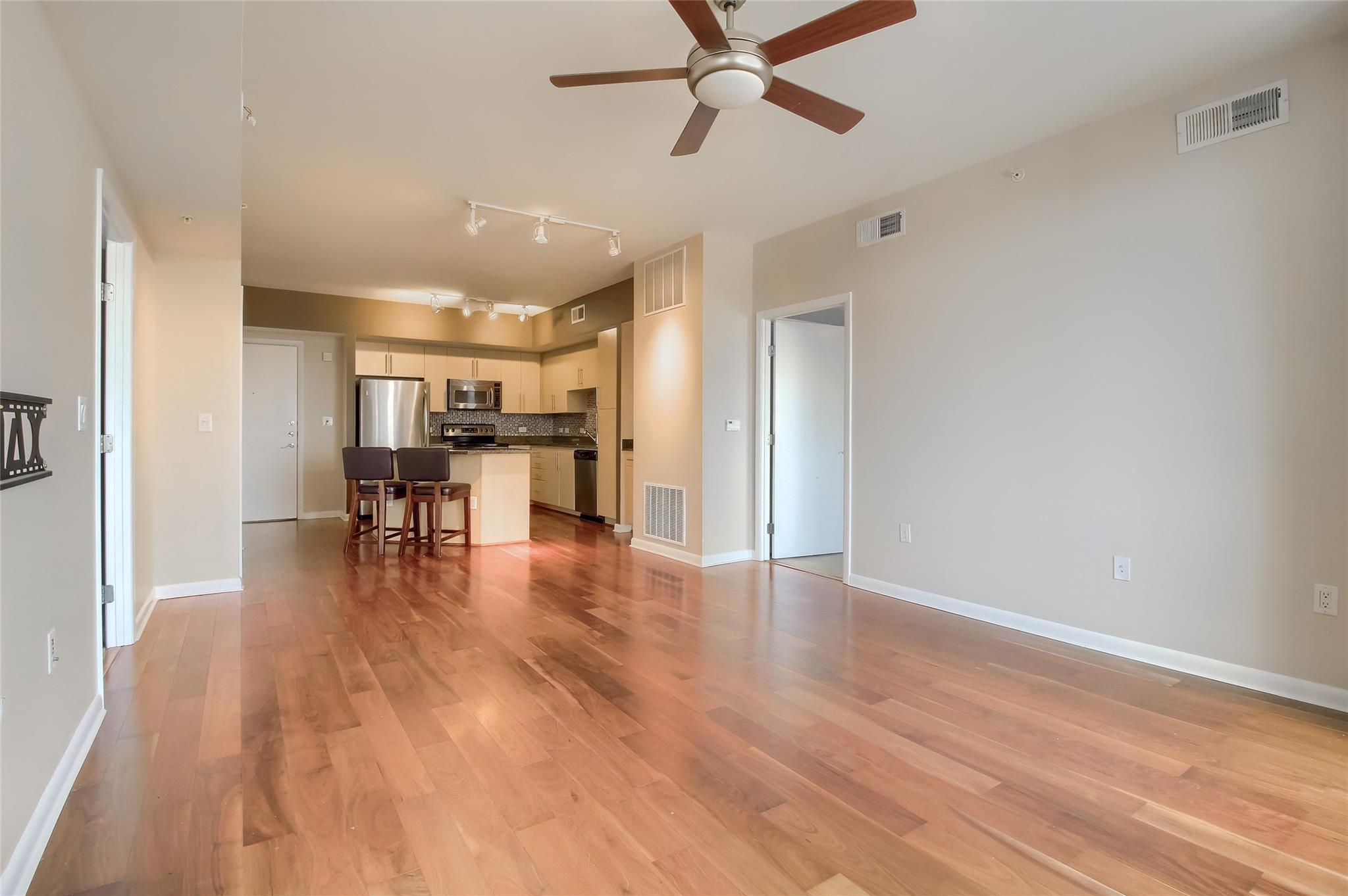 54 Rainey St # 1109, Austin, TX 78701