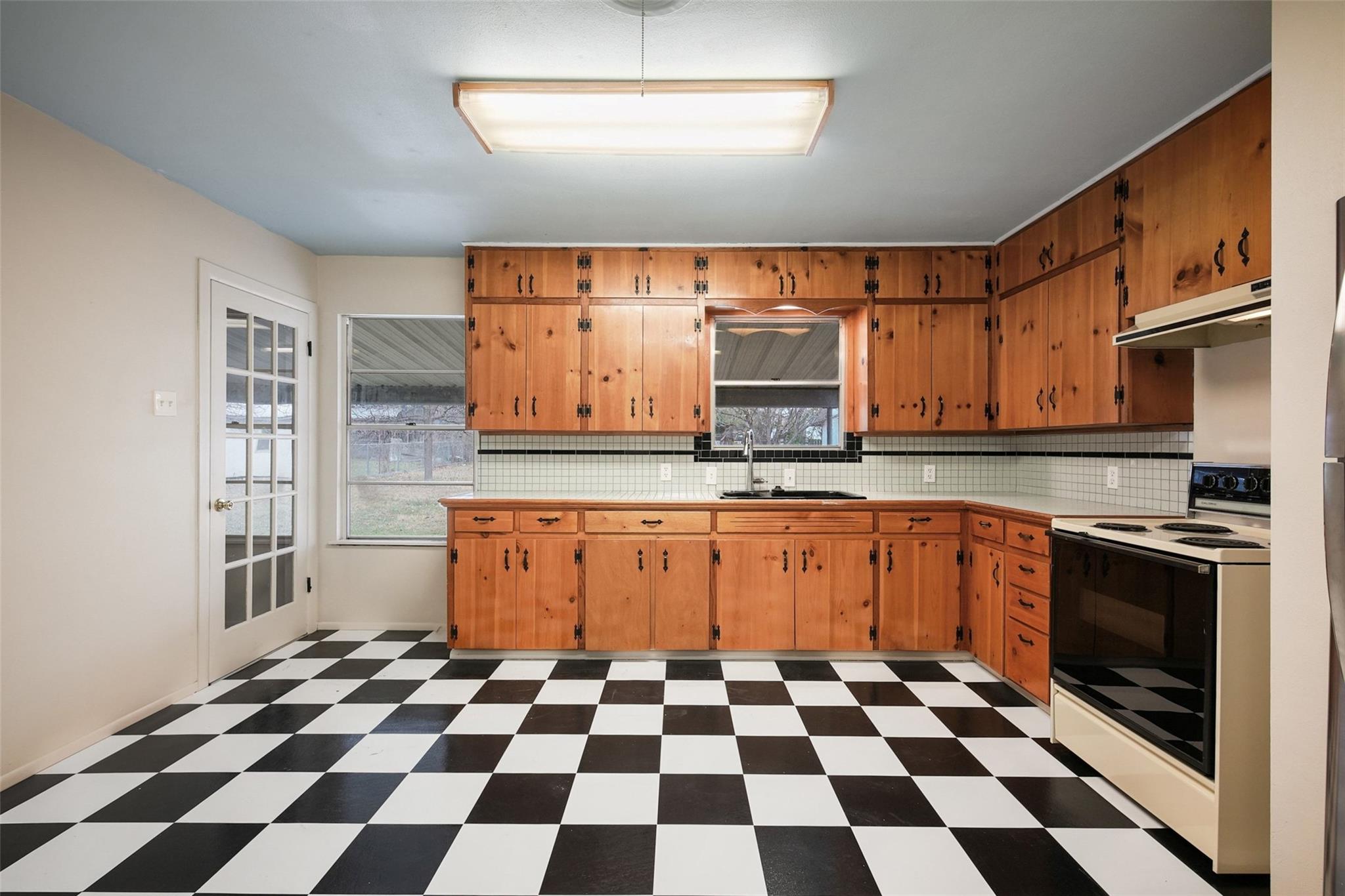 904 Neans Dr, Austin, TX 78758