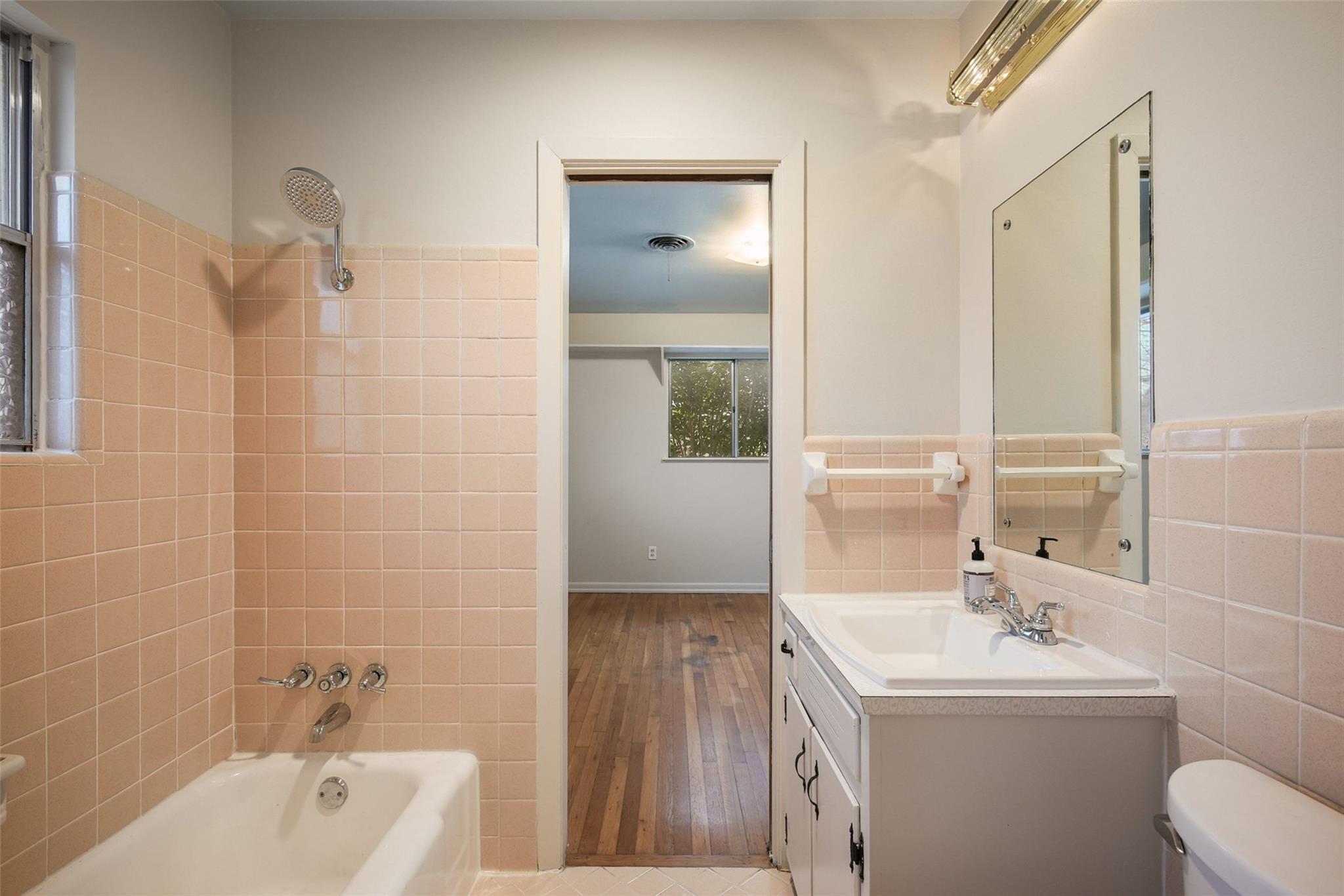 904 Neans Dr, Austin, TX 78758