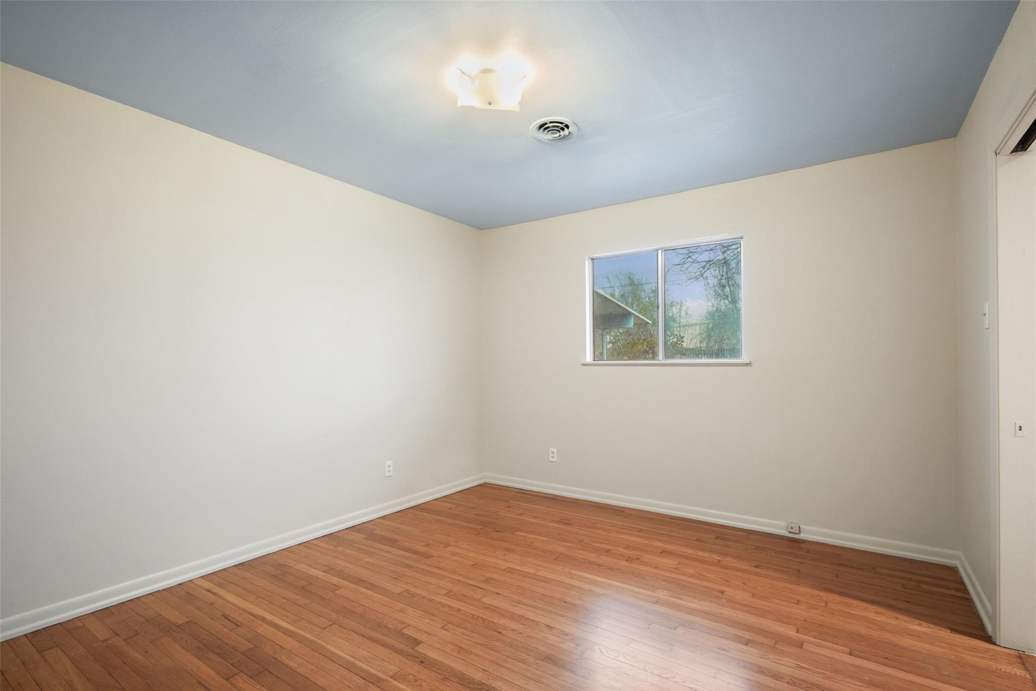 904 Neans Dr, Austin, TX 78758