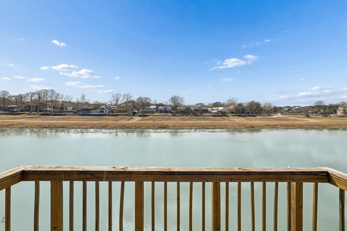 1307 Terminal Loop Rd, McQueeney, TX 78123