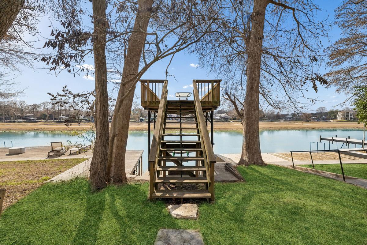 1307 Terminal Loop Rd, McQueeney, TX 78123