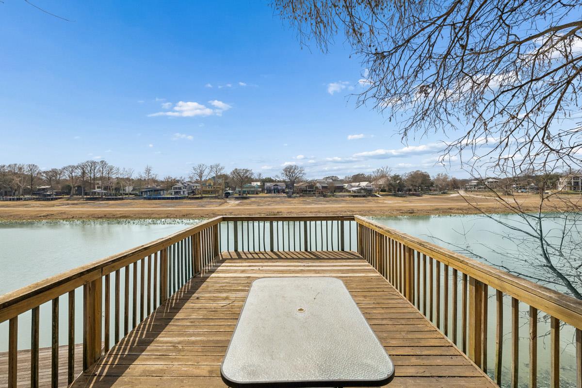 1307 Terminal Loop Rd, McQueeney, TX 78123