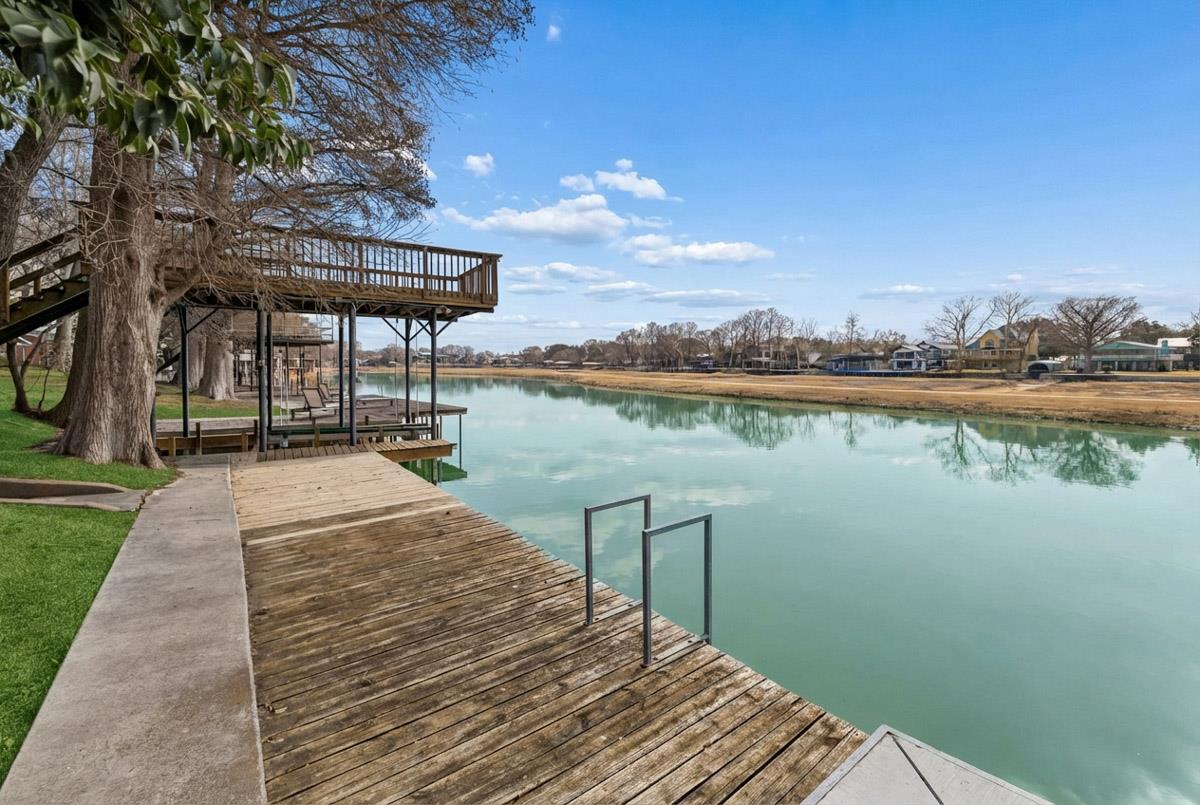 1317 Terminal Loop Rd, McQueeney, TX 78123