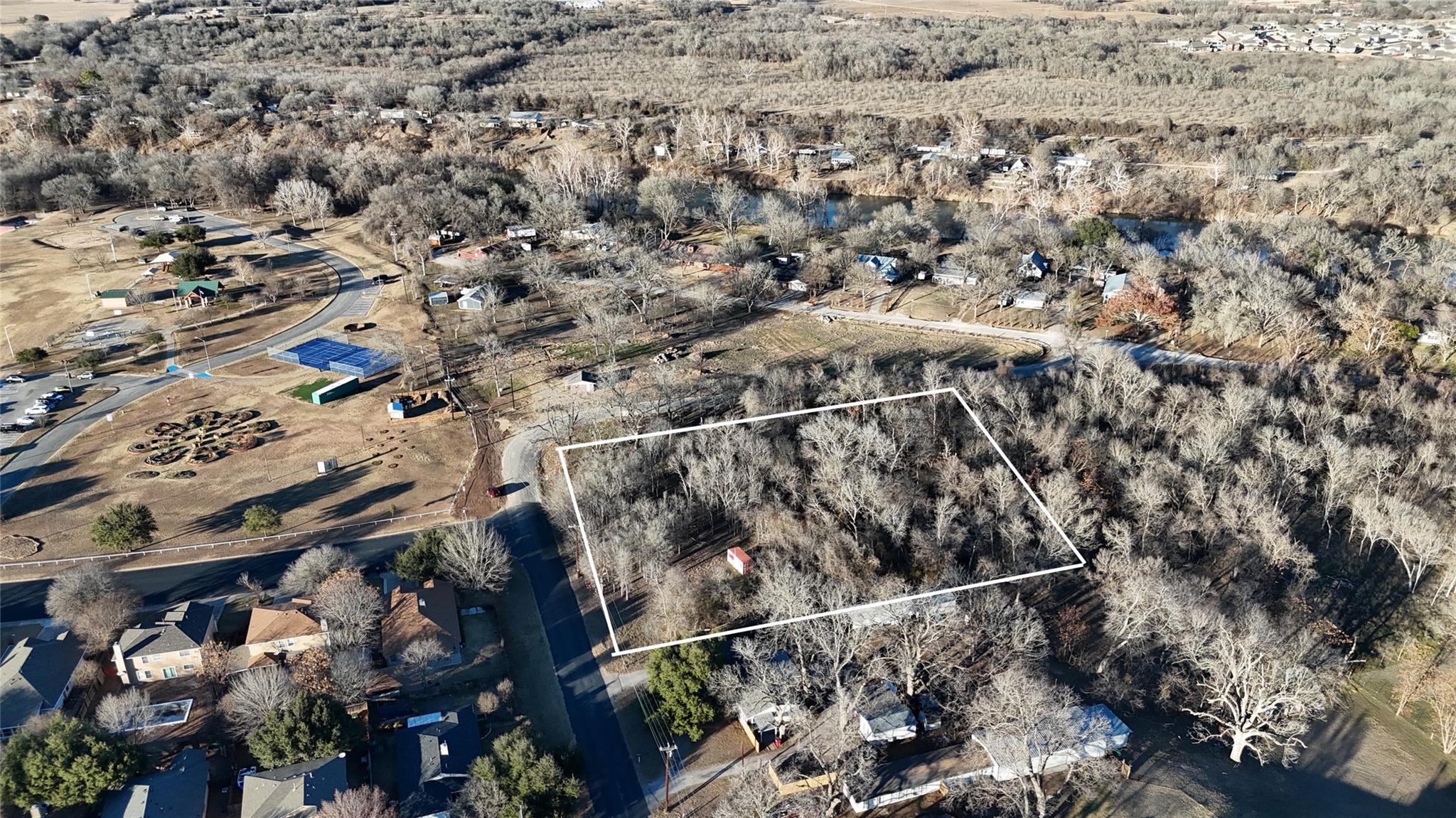 211 Hasler Shores Dr, Bastrop, TX 78602