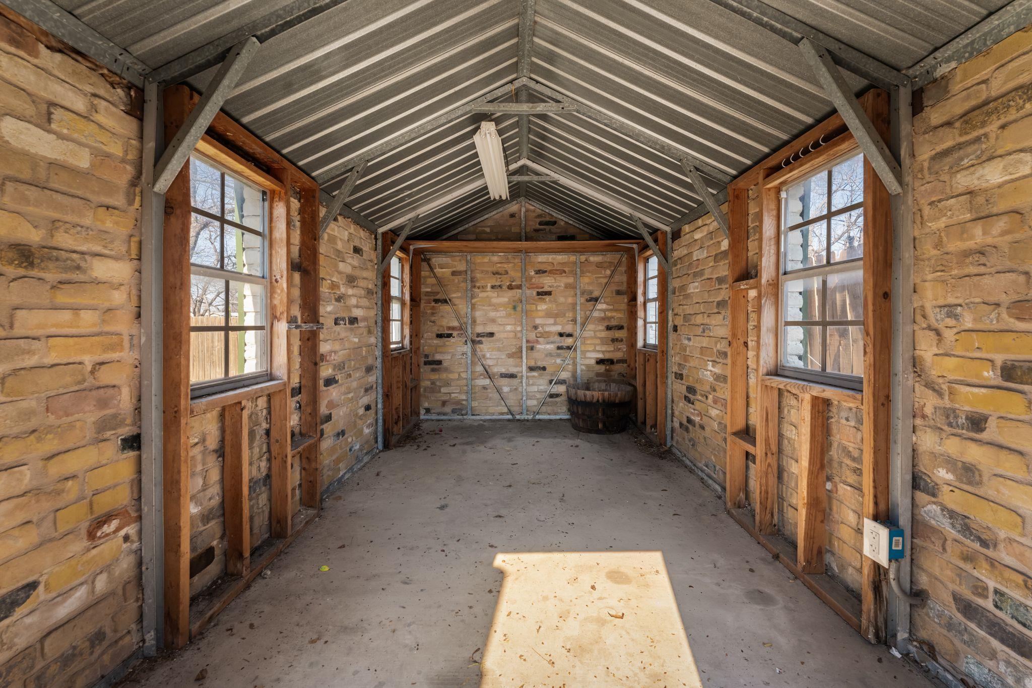 1900 Ohlen Rd, Austin, TX 78757