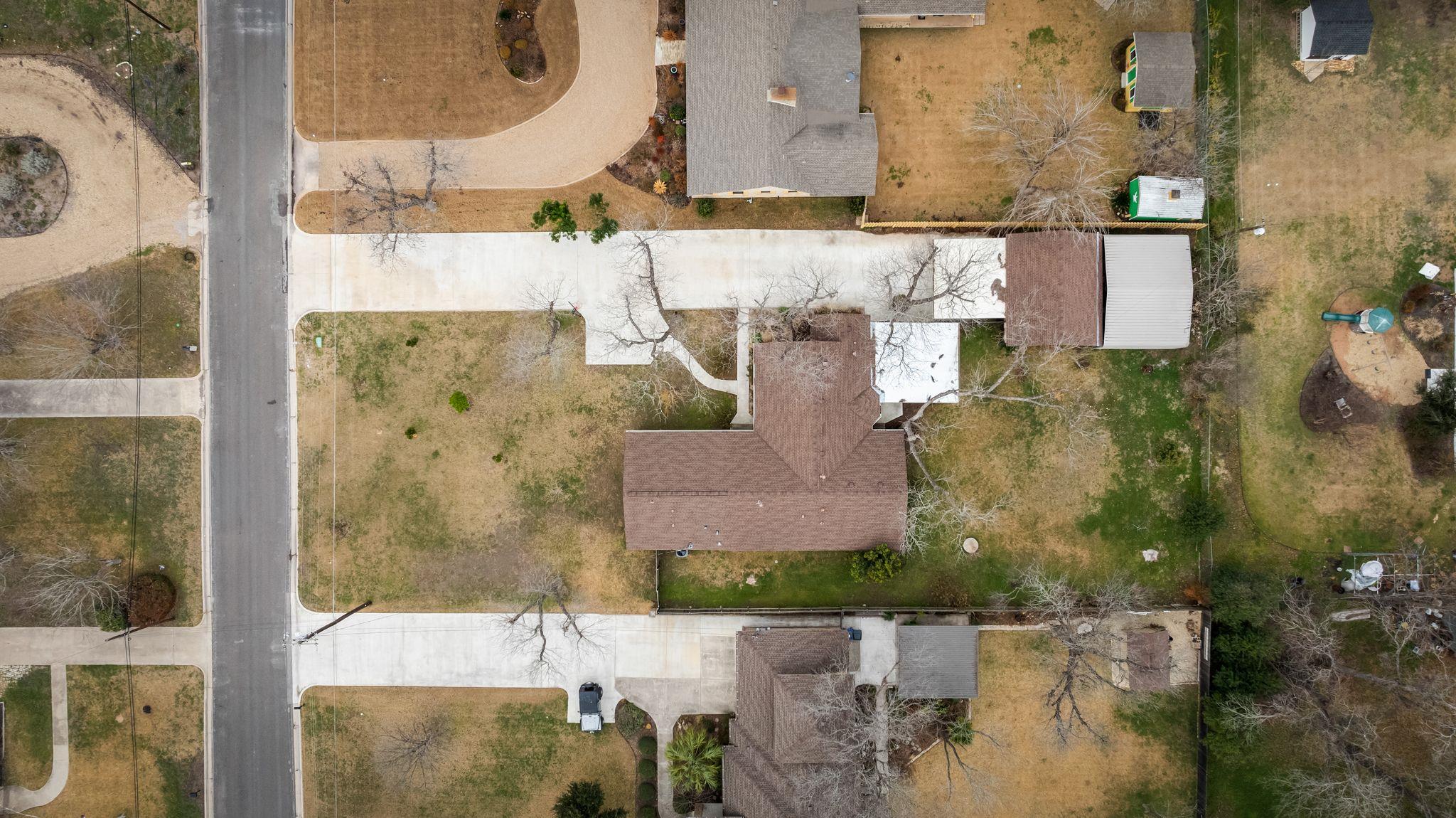 1612 Meadow Ln, Taylor, TX 76574