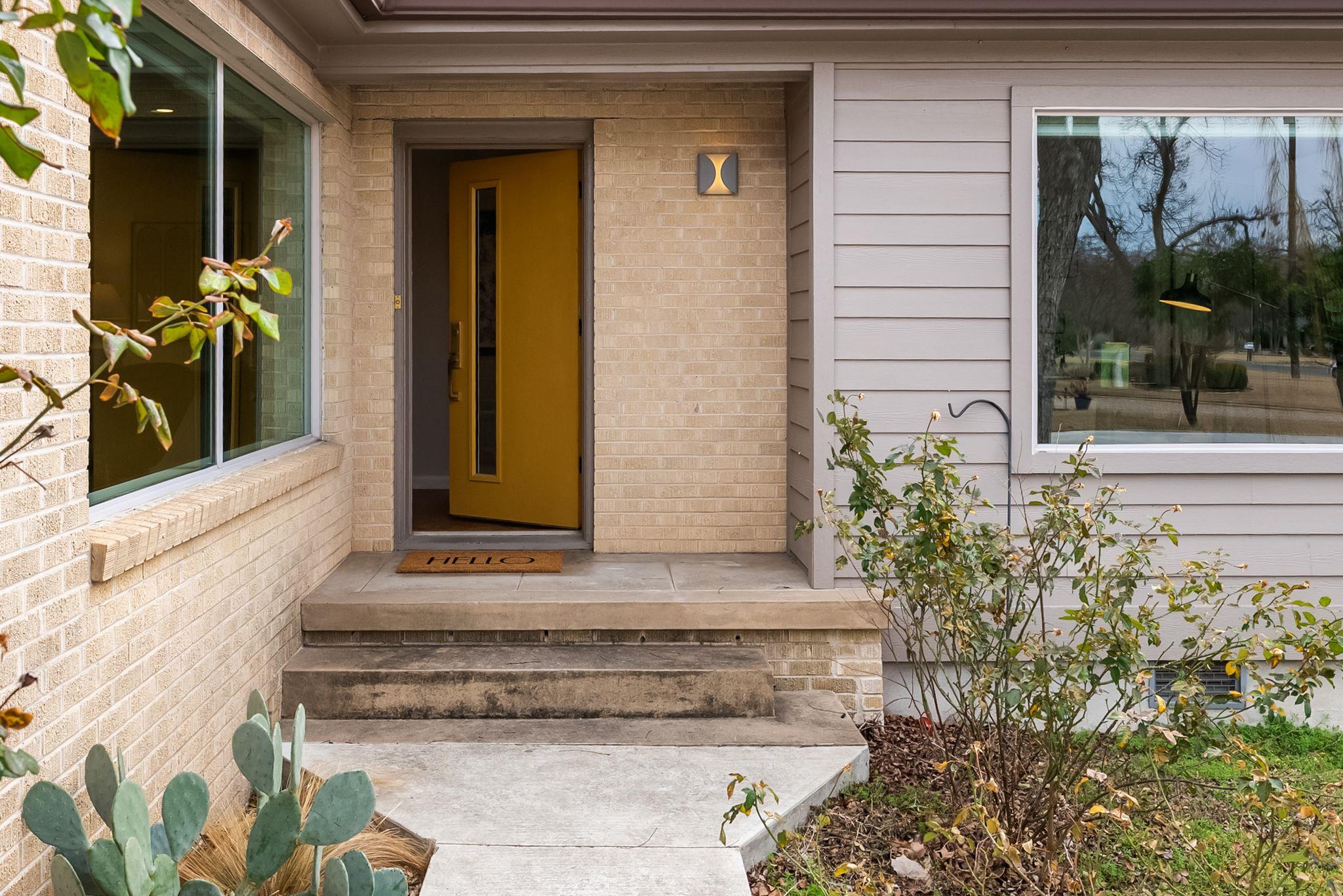 1612 Meadow Ln, Taylor, TX 76574