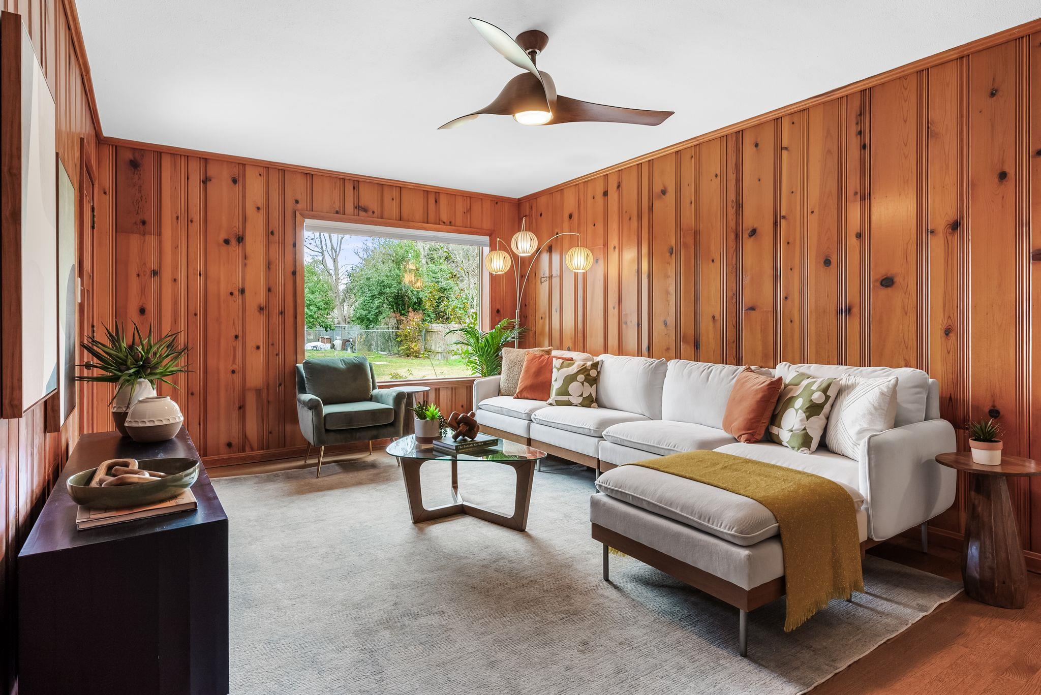 1612 Meadow Ln, Taylor, TX 76574