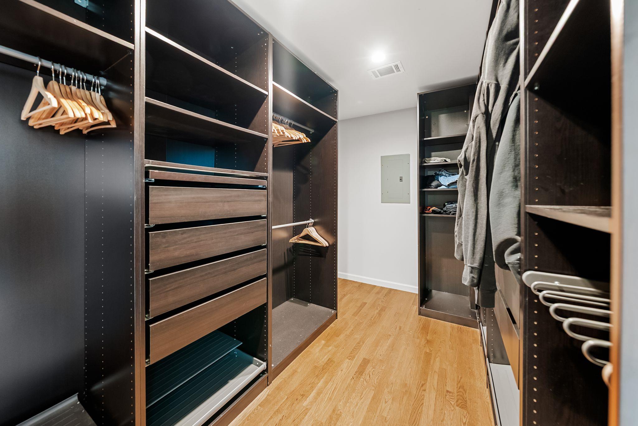 1612 Meadow Ln, Taylor, TX 76574