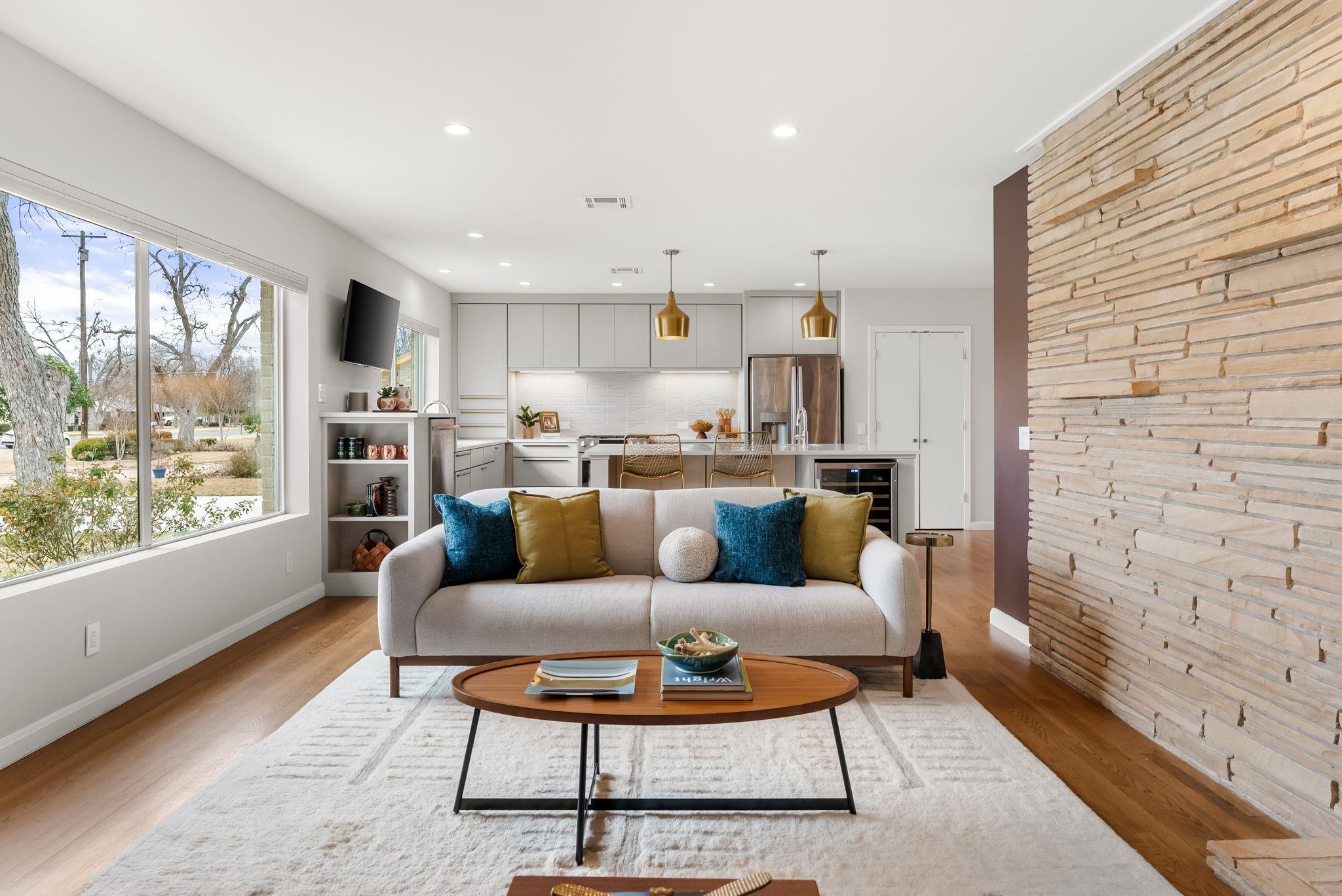 1612 Meadow Ln, Taylor, TX 76574