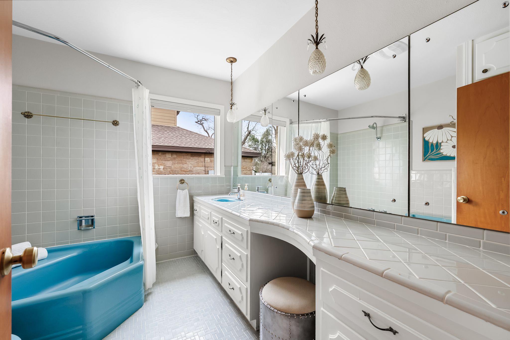 1612 Meadow Ln, Taylor, TX 76574