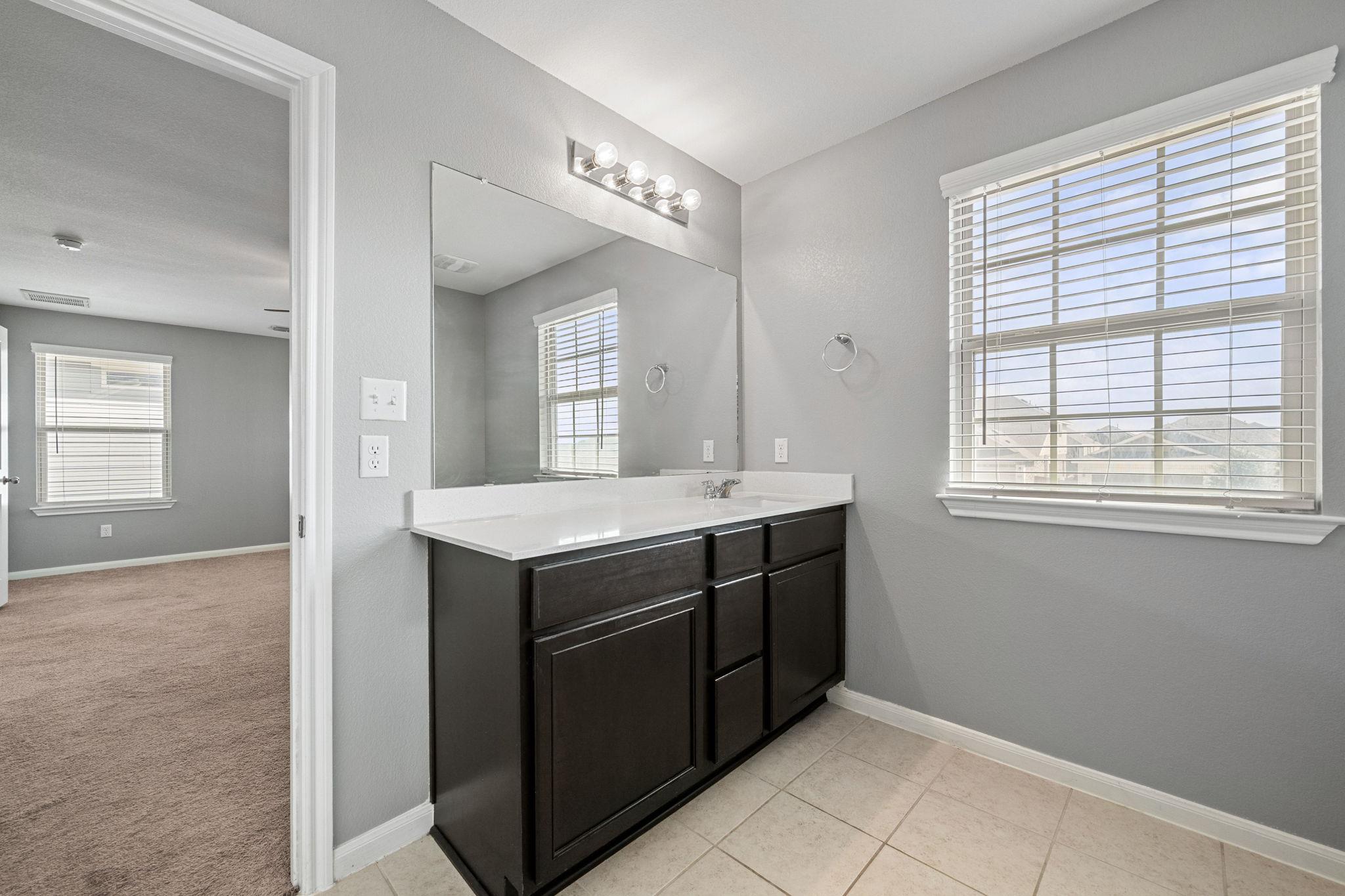 436 Spinnaker Loop, Kyle, TX 78640