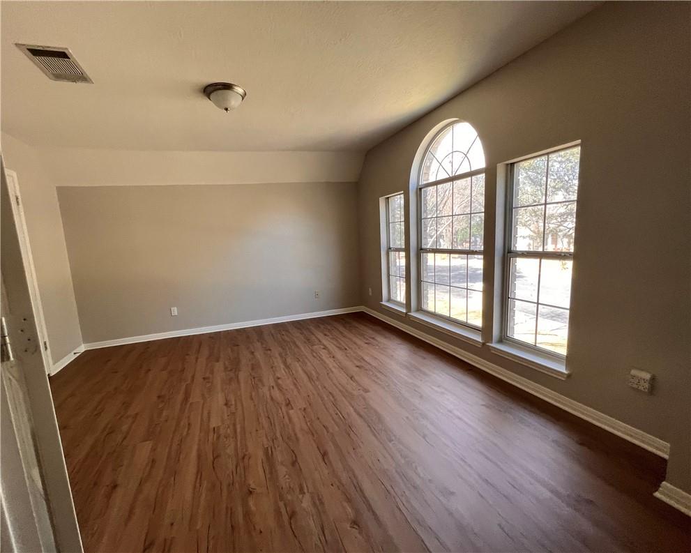 4807 Whispering Valley Dr, Austin, TX 78727