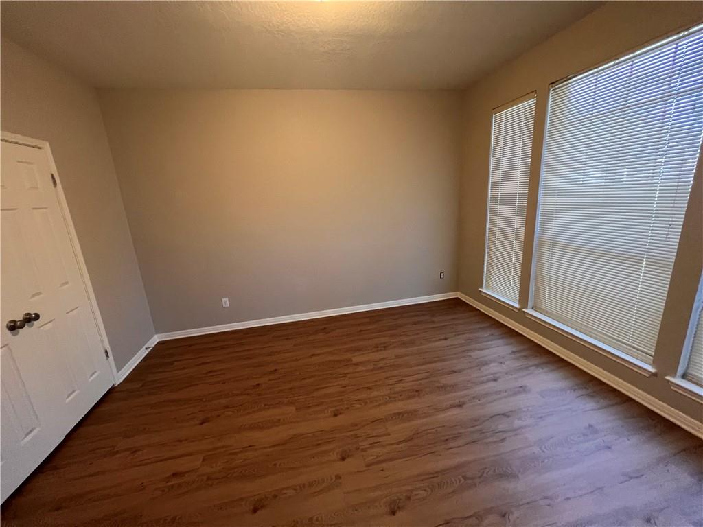 4807 Whispering Valley Dr, Austin, TX 78727