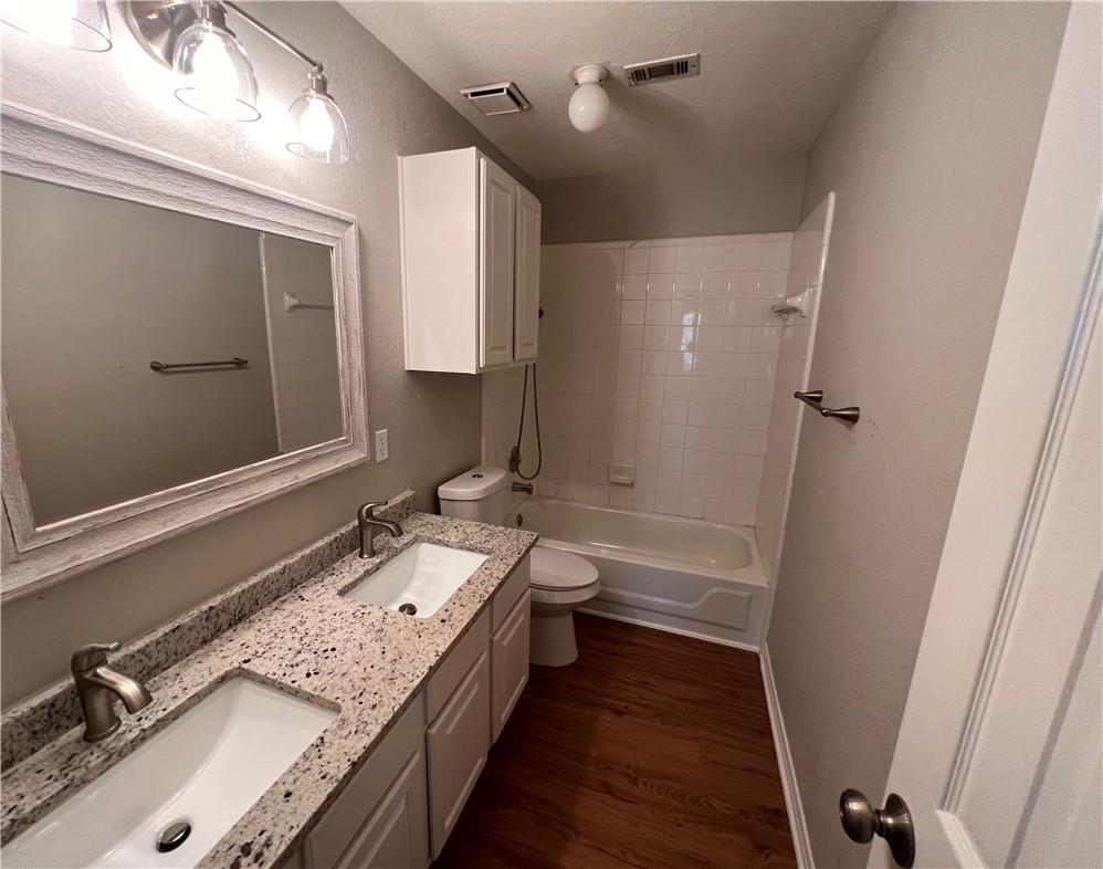 4807 Whispering Valley Dr, Austin, TX 78727