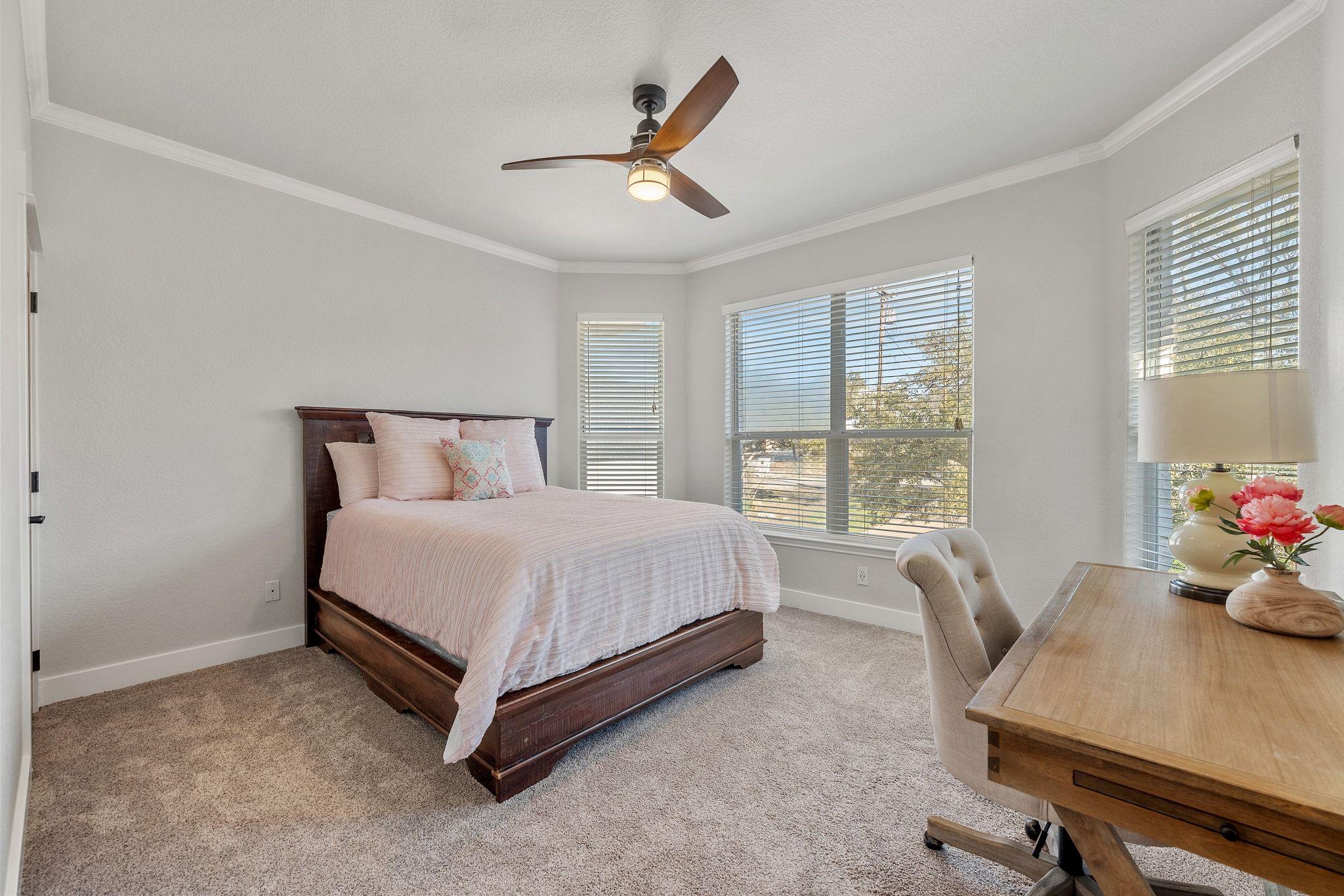 22008 Briarcliff Dr, Spicewood, TX 78669