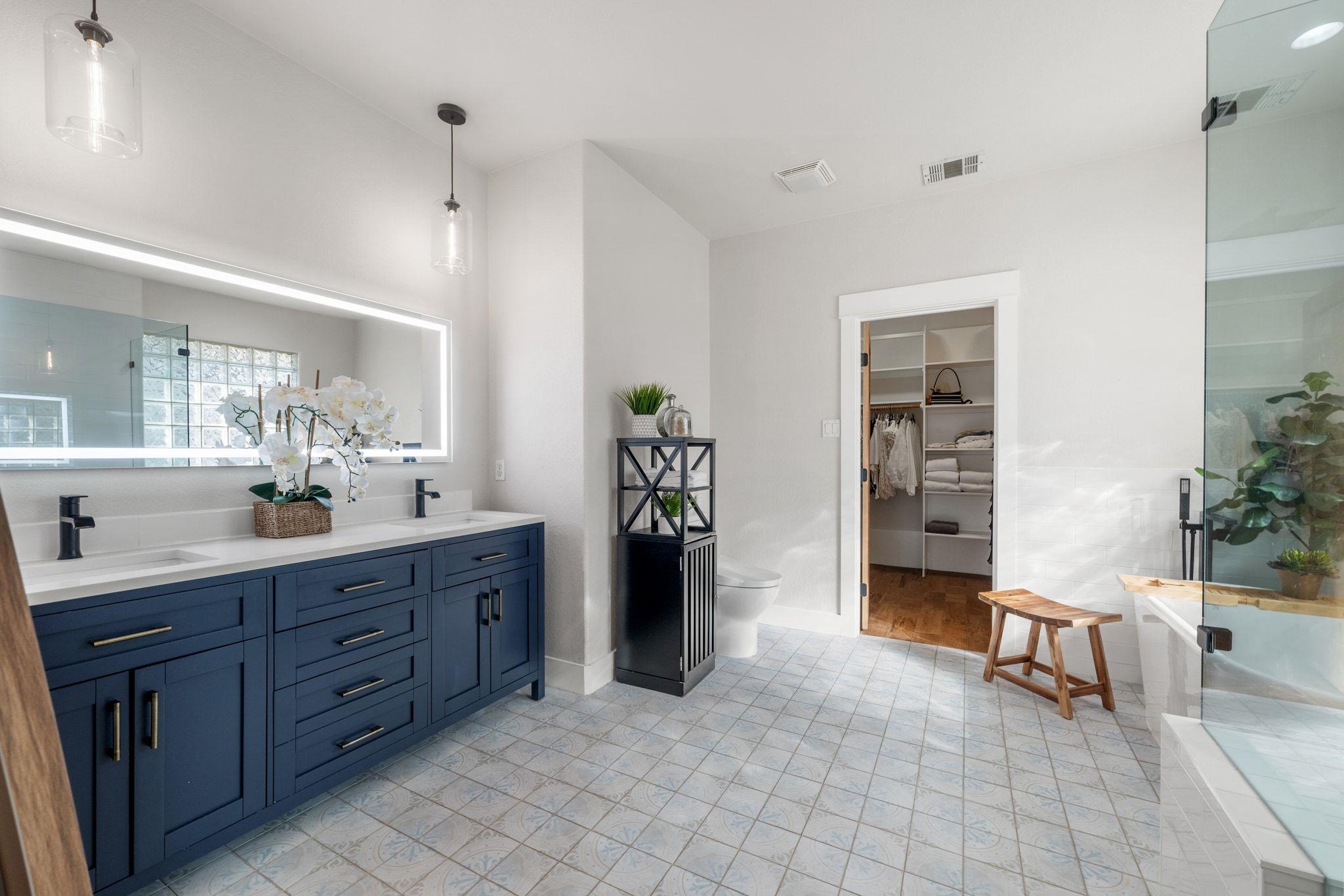 22008 Briarcliff Dr, Spicewood, TX 78669