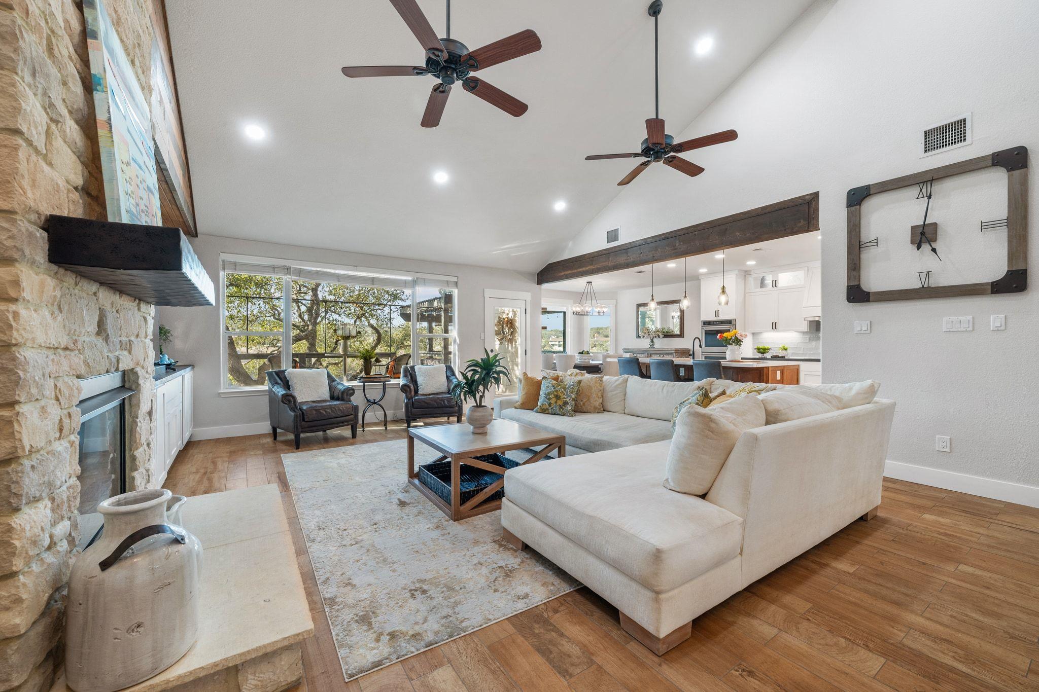 22008 Briarcliff Dr, Spicewood, TX 78669