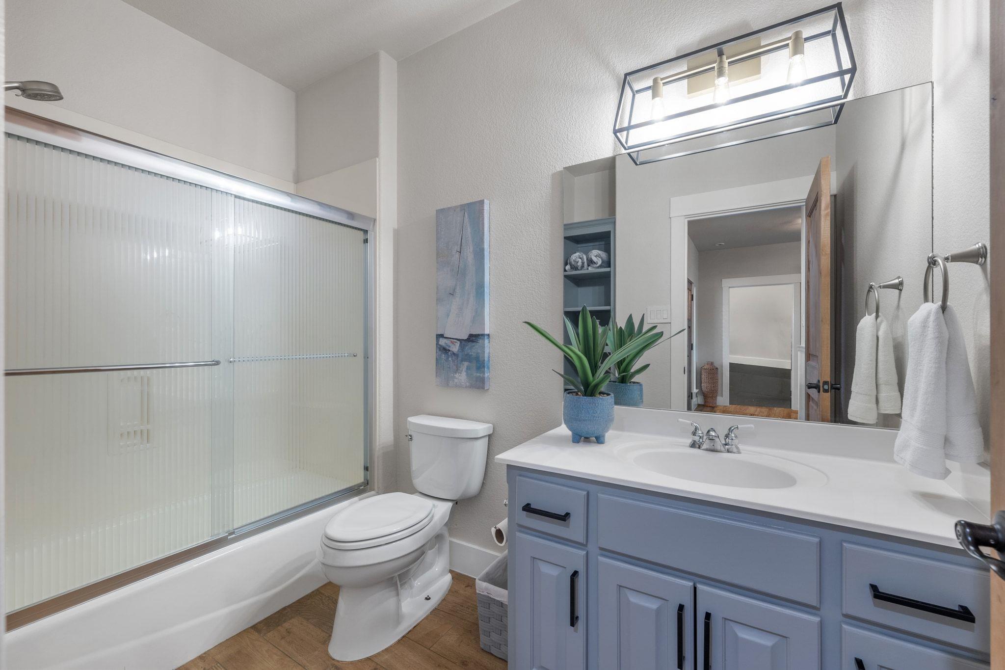 22008 Briarcliff Dr, Spicewood, TX 78669