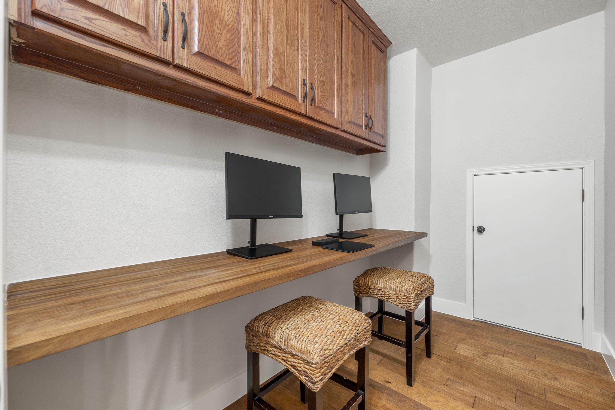 22008 Briarcliff Dr, Spicewood, TX 78669