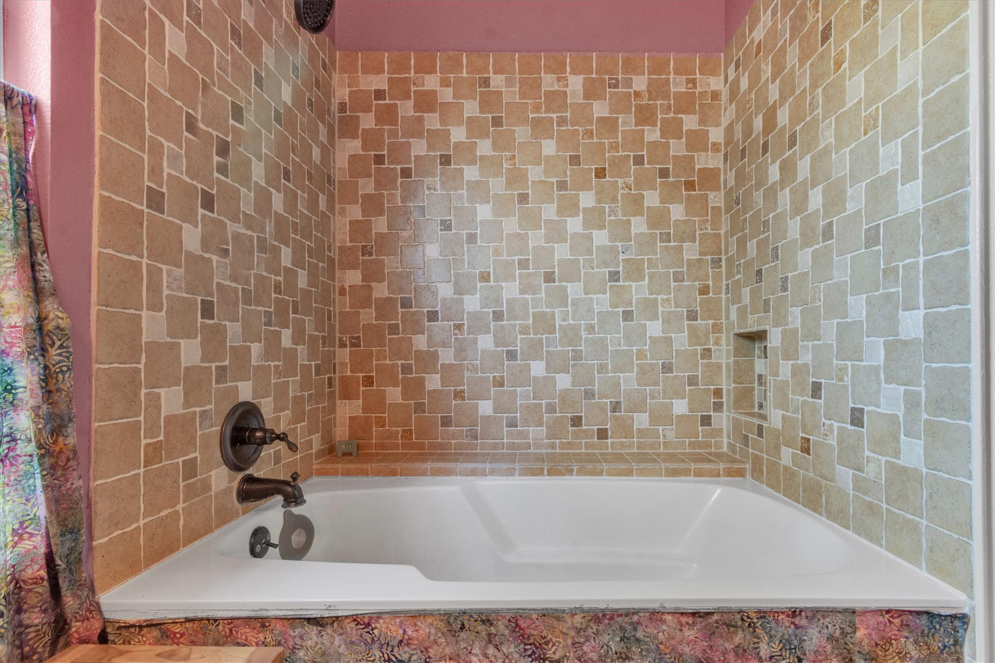 2812 Saratoga Dr, Austin, TX 78733