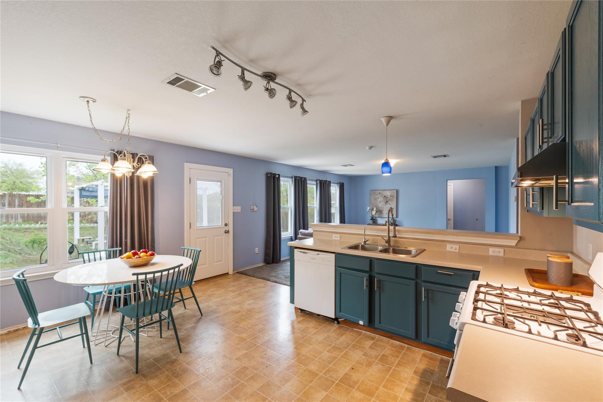 1329 Amberwood Loop, Kyle, TX 78640