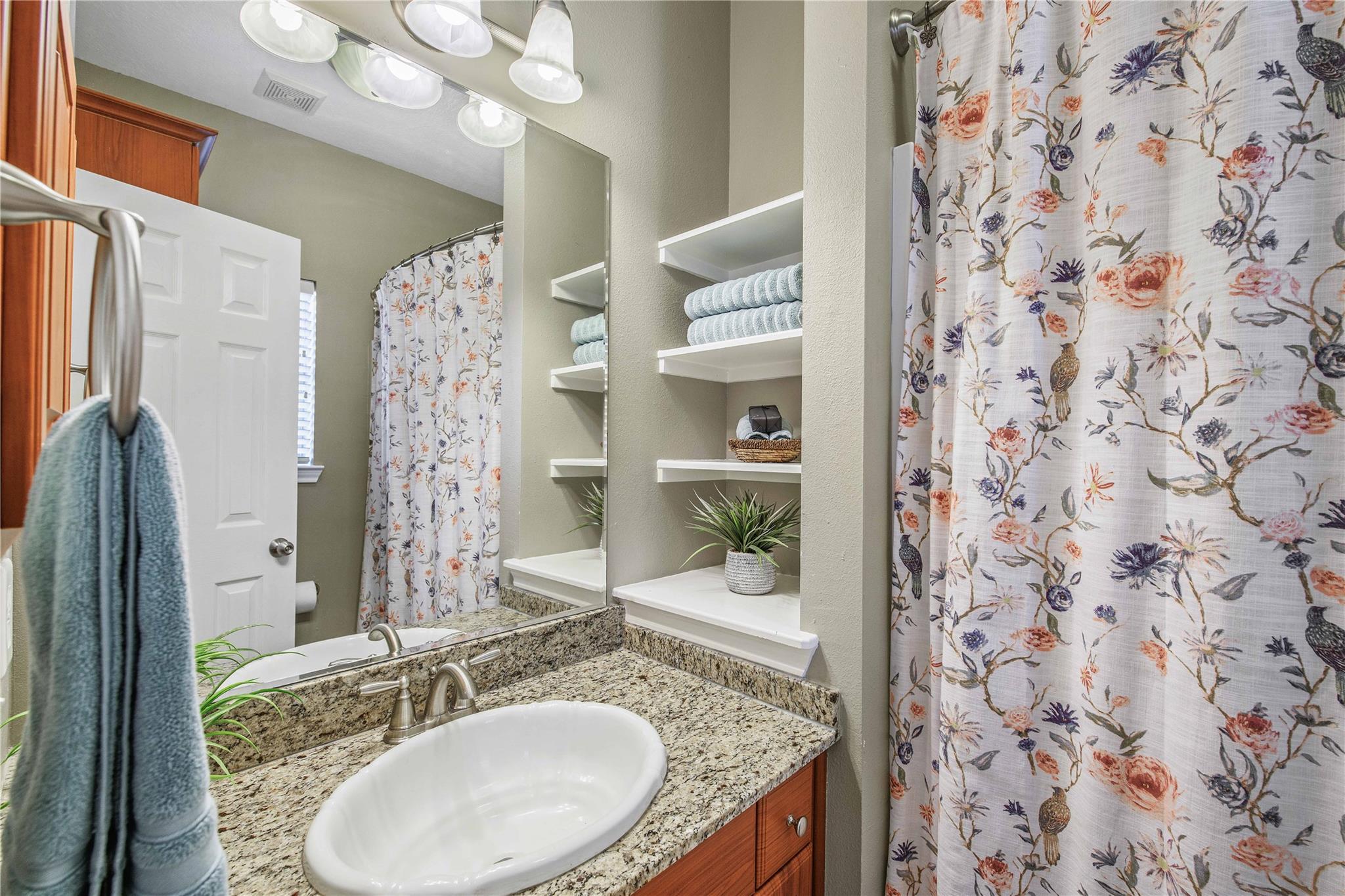 403 Forest Dr, College Station, TX 77840