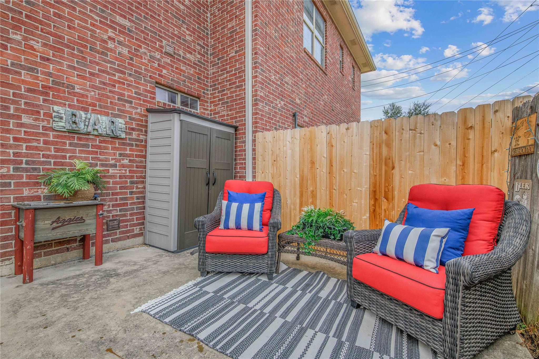 403 Forest Dr, College Station, TX 77840