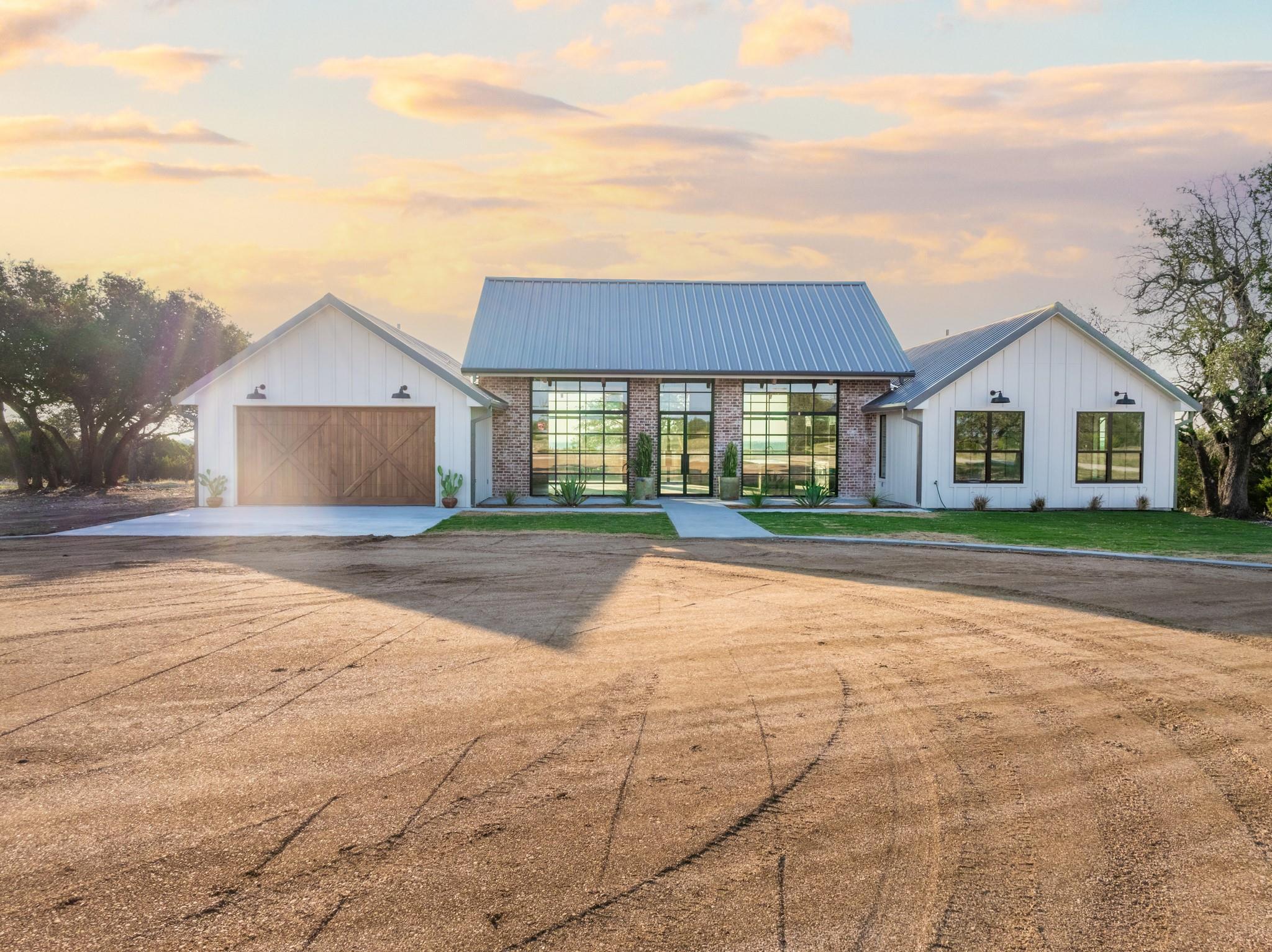 128 Private Road 142, Lampasas, TX 76550