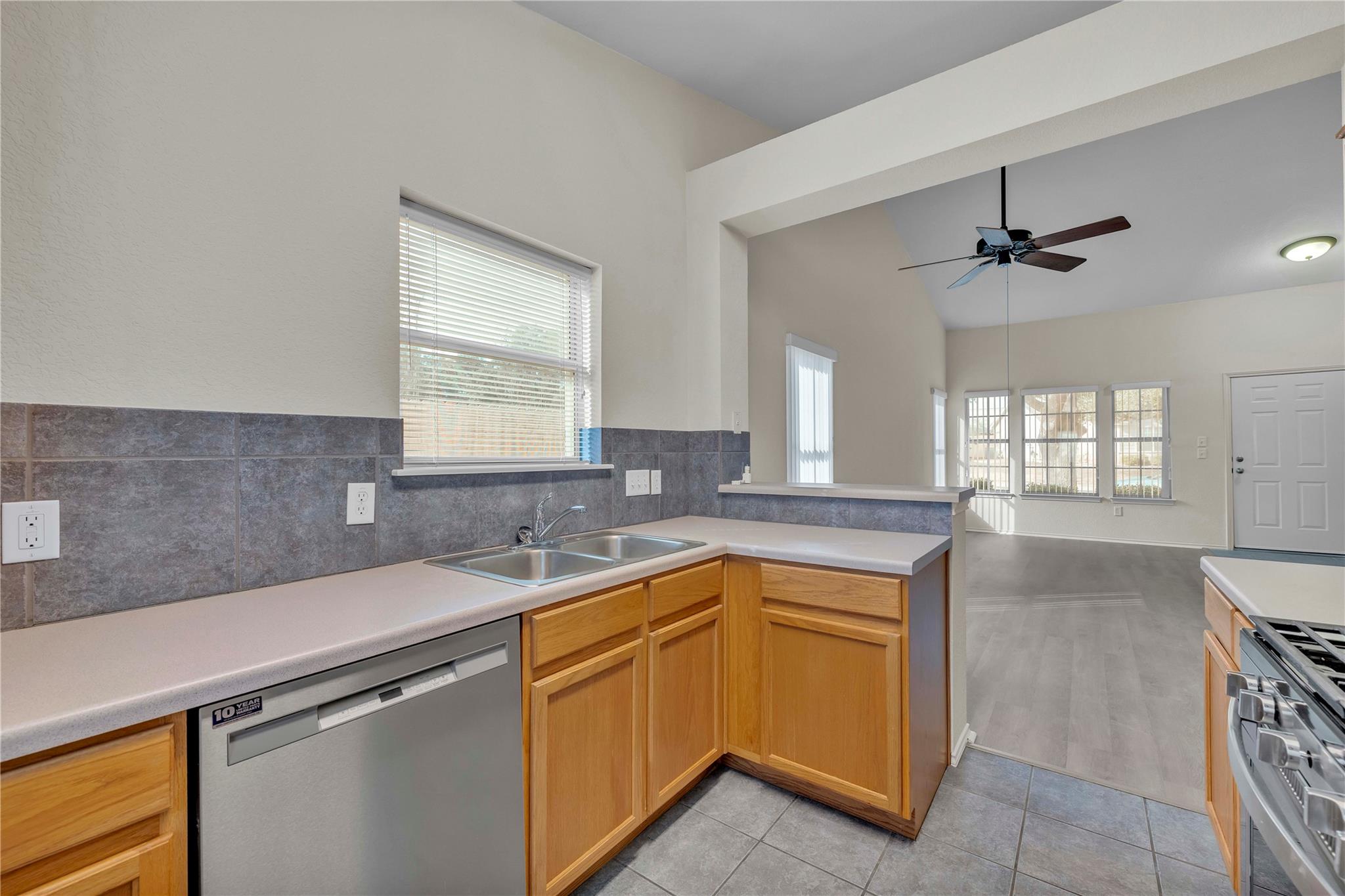 103 Prairie Springs Loop, Georgetown, TX 78626