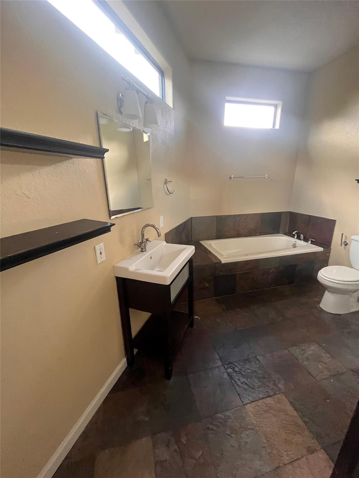 1038 E 43rd St # B, Austin, TX 78751