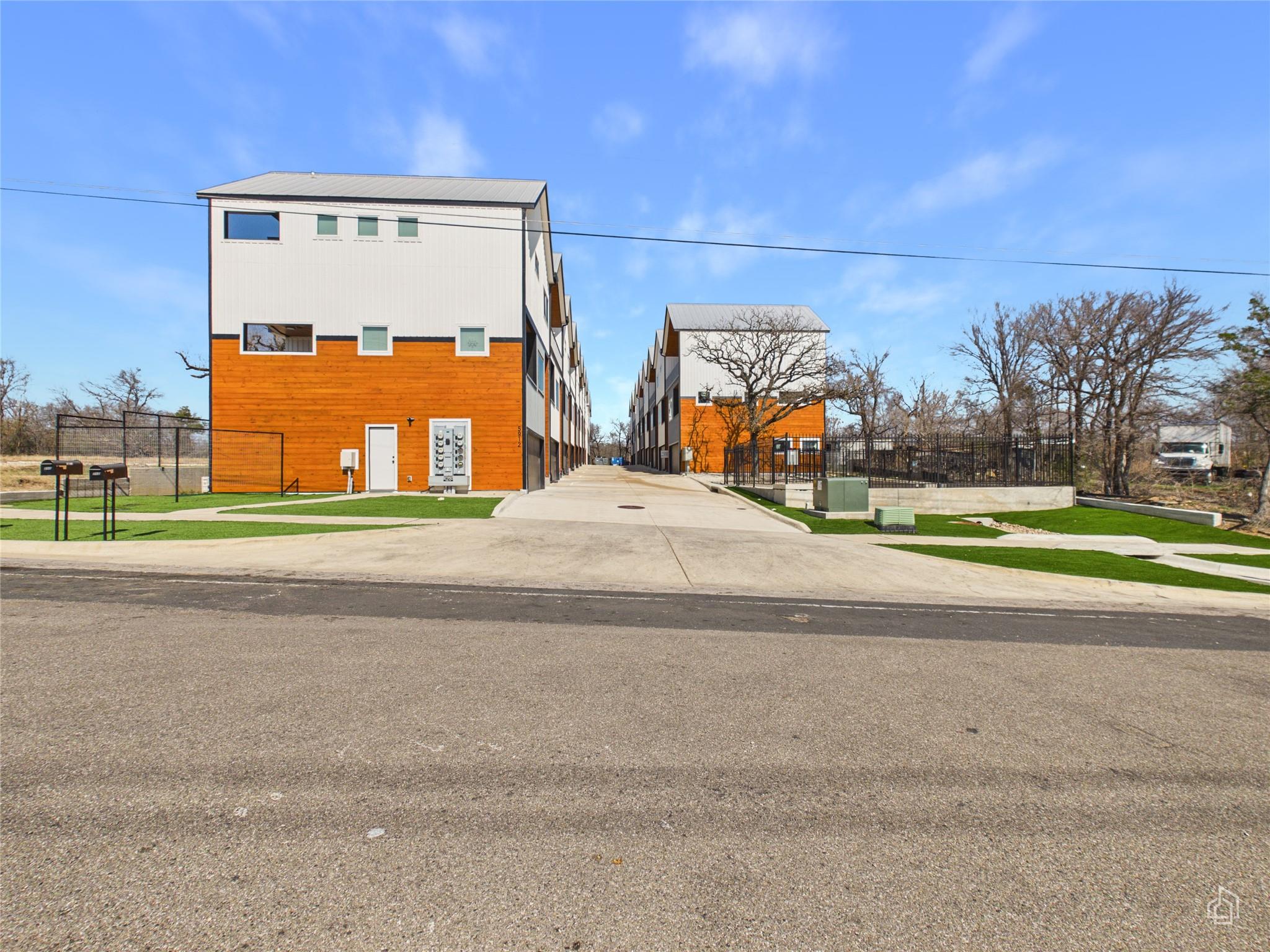 5912 Harold Ct # 105, Austin, TX 78721