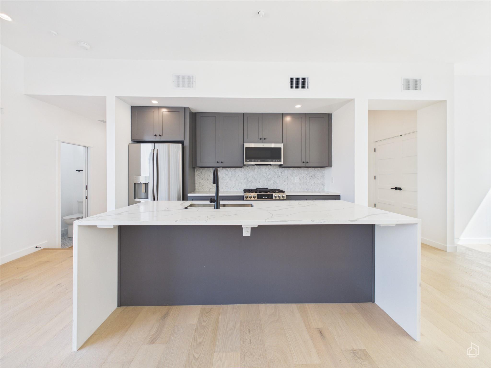 5912 Harold Ct # 105, Austin, TX 78721