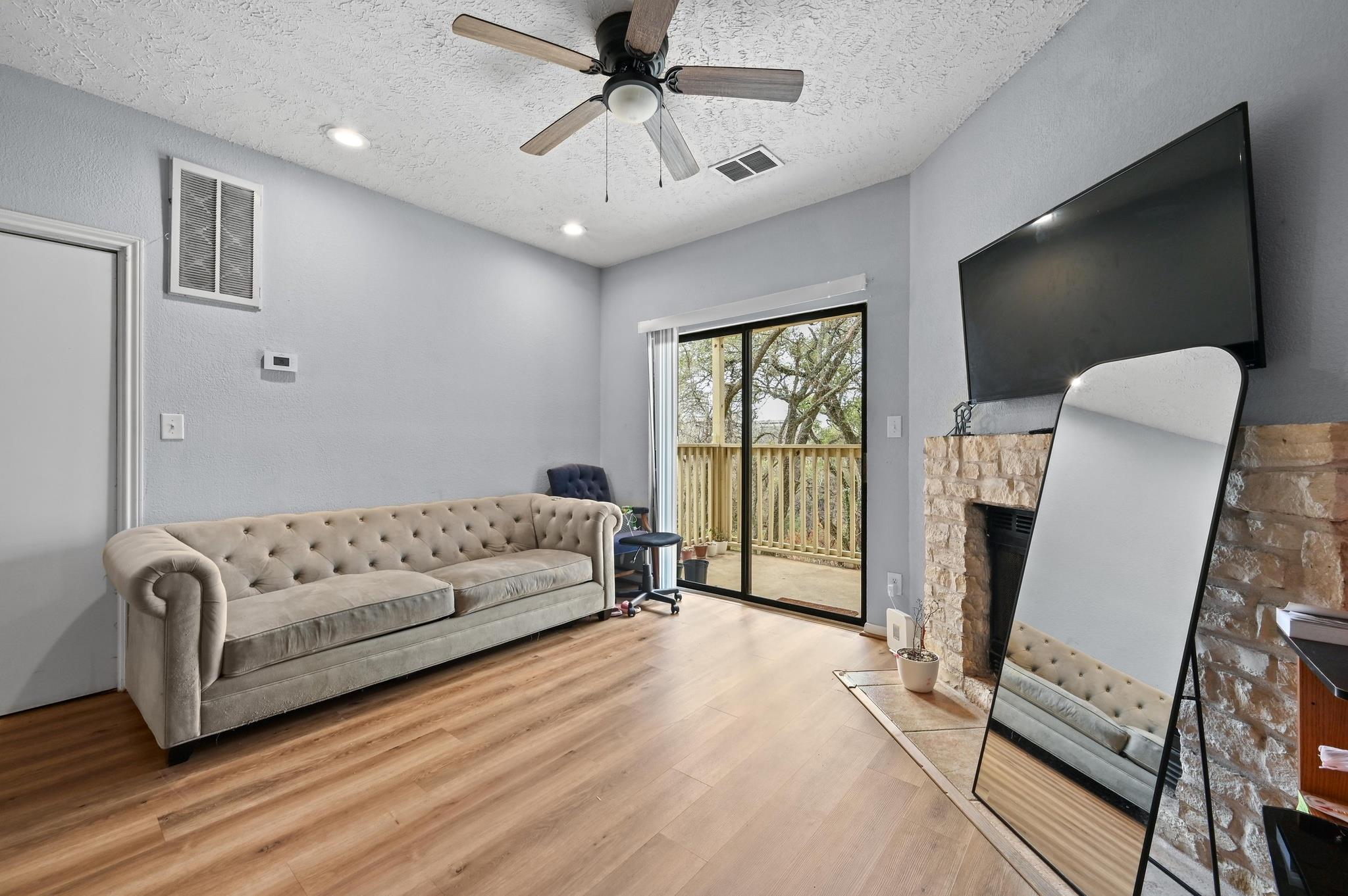 1013 Chestnut St # B1, San Marcos, TX 78666