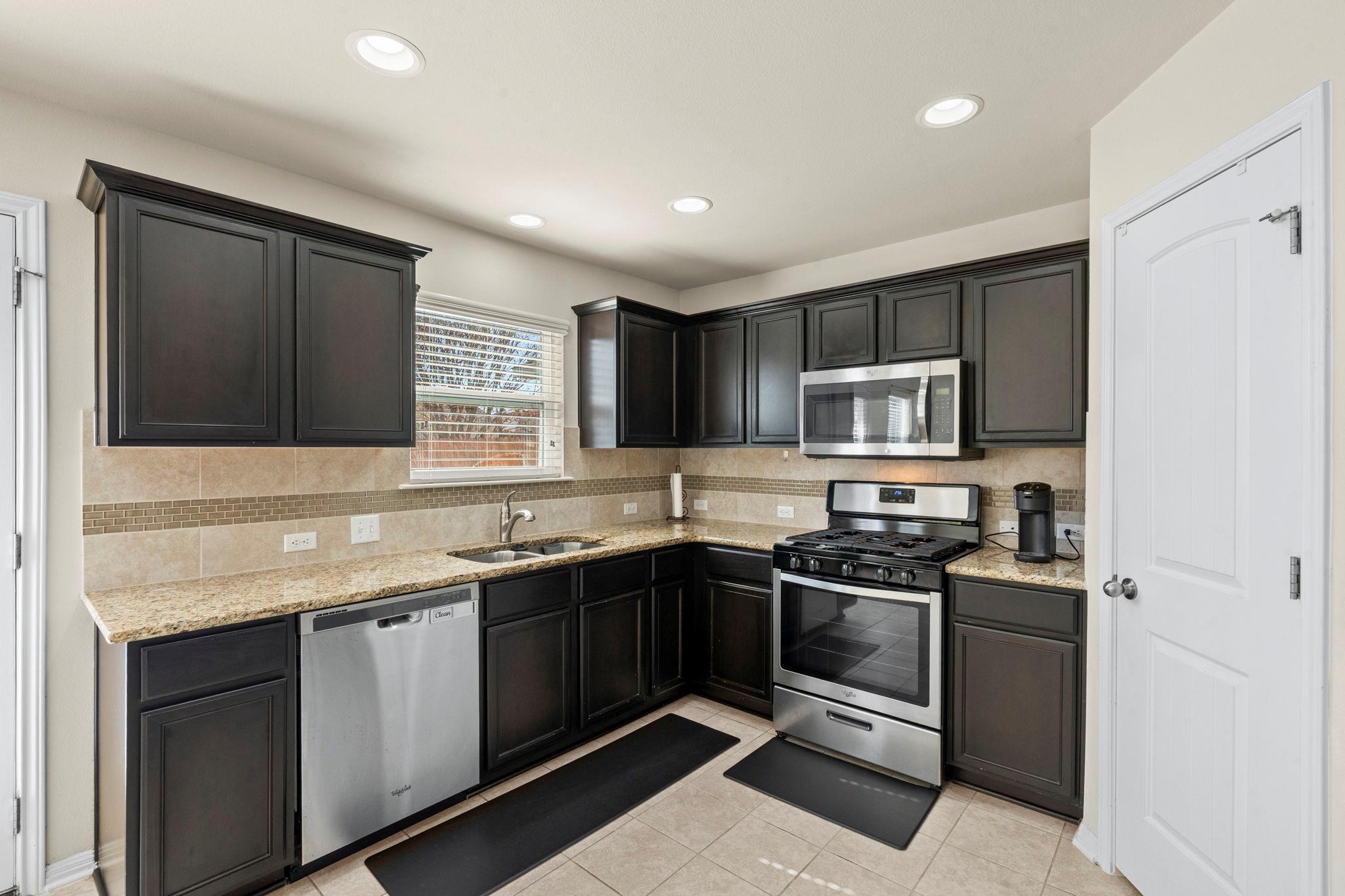 135 Wainscot Oak Way, San Marcos, TX 78666