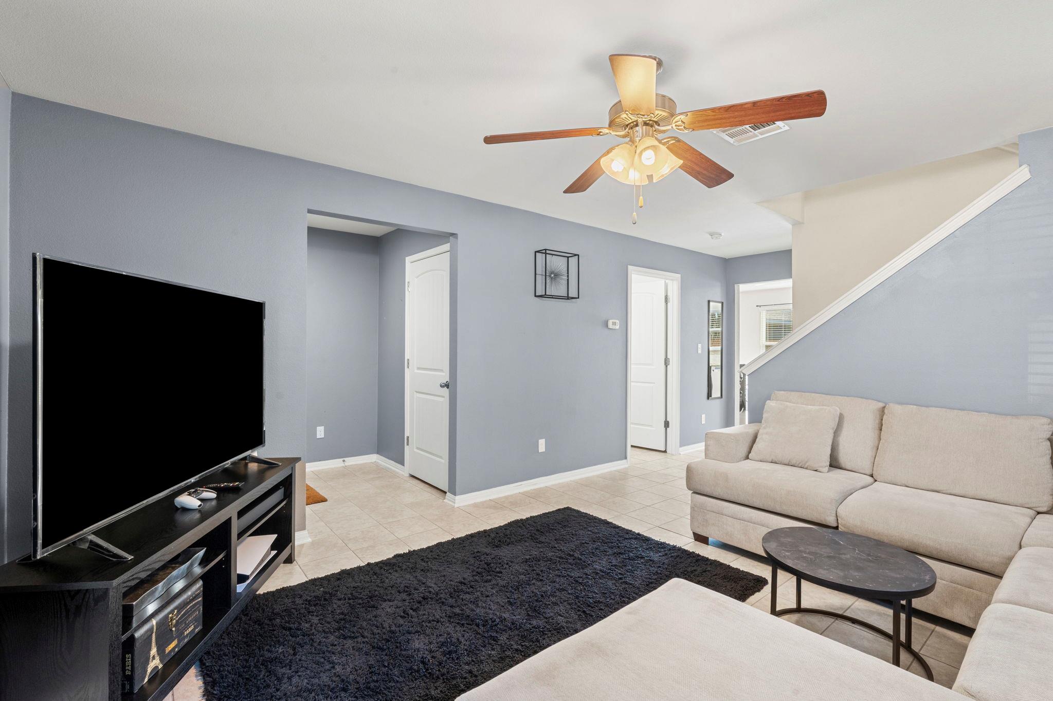 135 Wainscot Oak Way, San Marcos, TX 78666