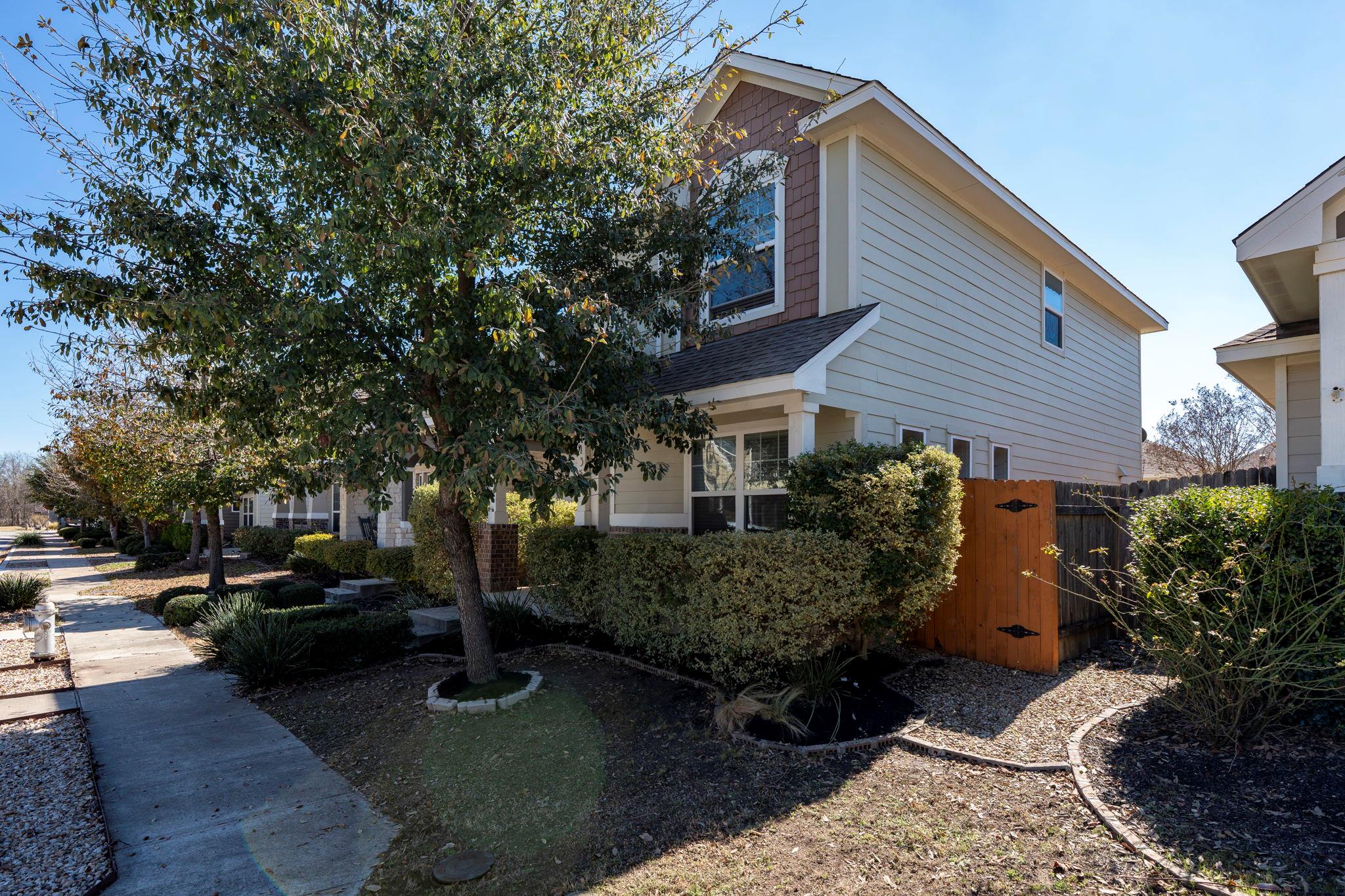 135 Wainscot Oak Way, San Marcos, TX 78666