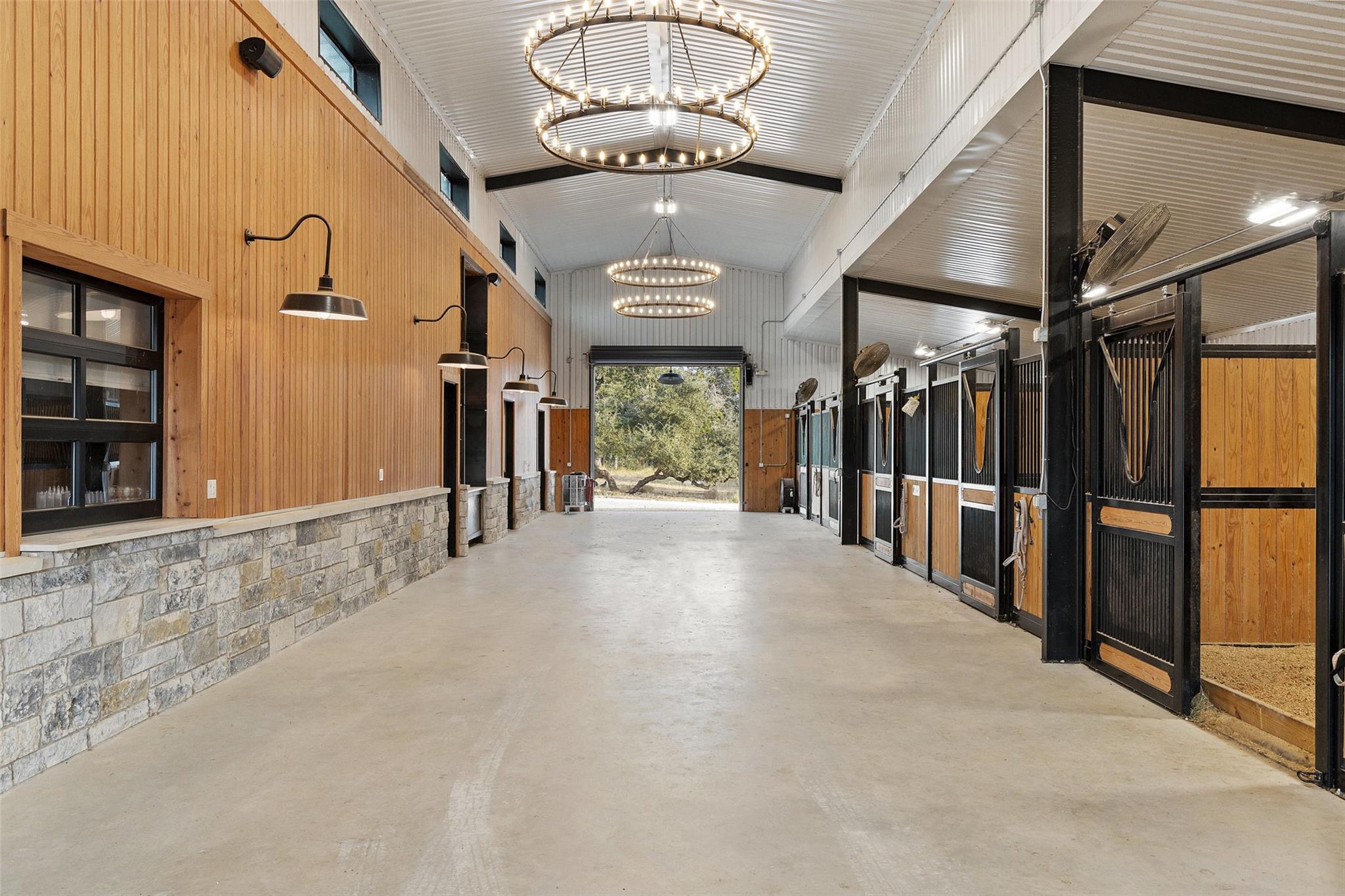 751 Prochnow Rd, Dripping Springs, TX 78620